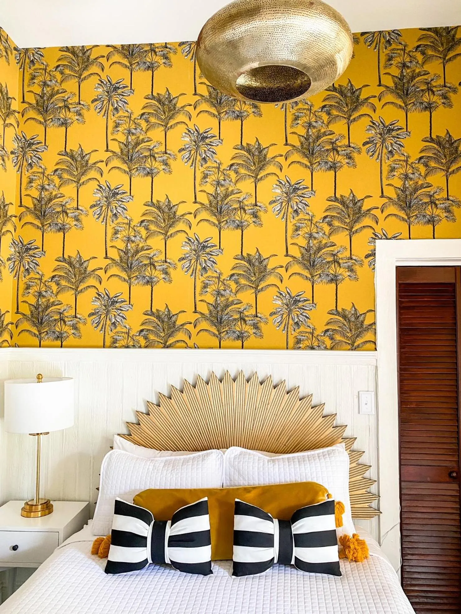 Bed in Marreros Guest Mansion - Adult Only