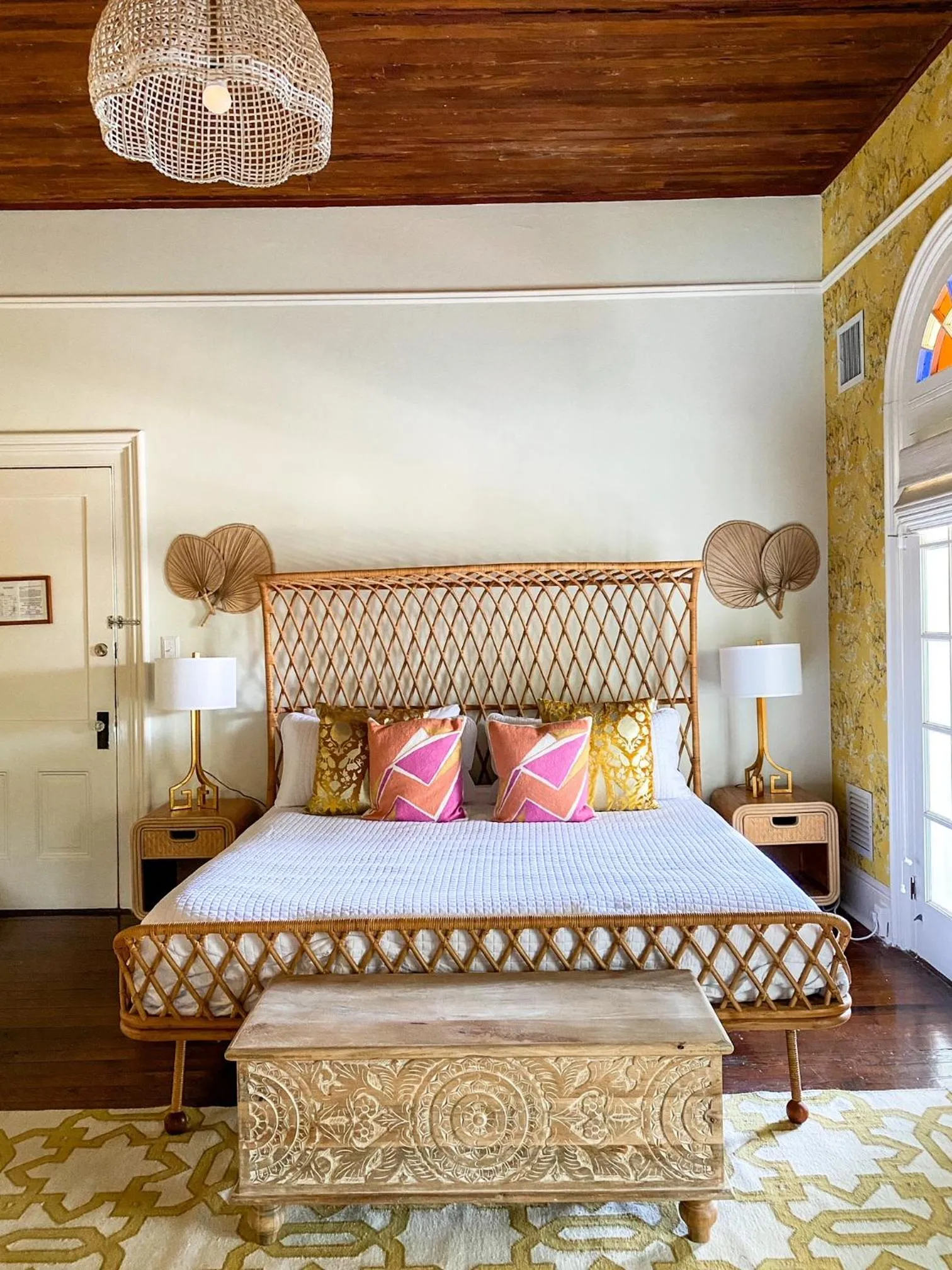 Bed in Marreros Guest Mansion - Adult Only