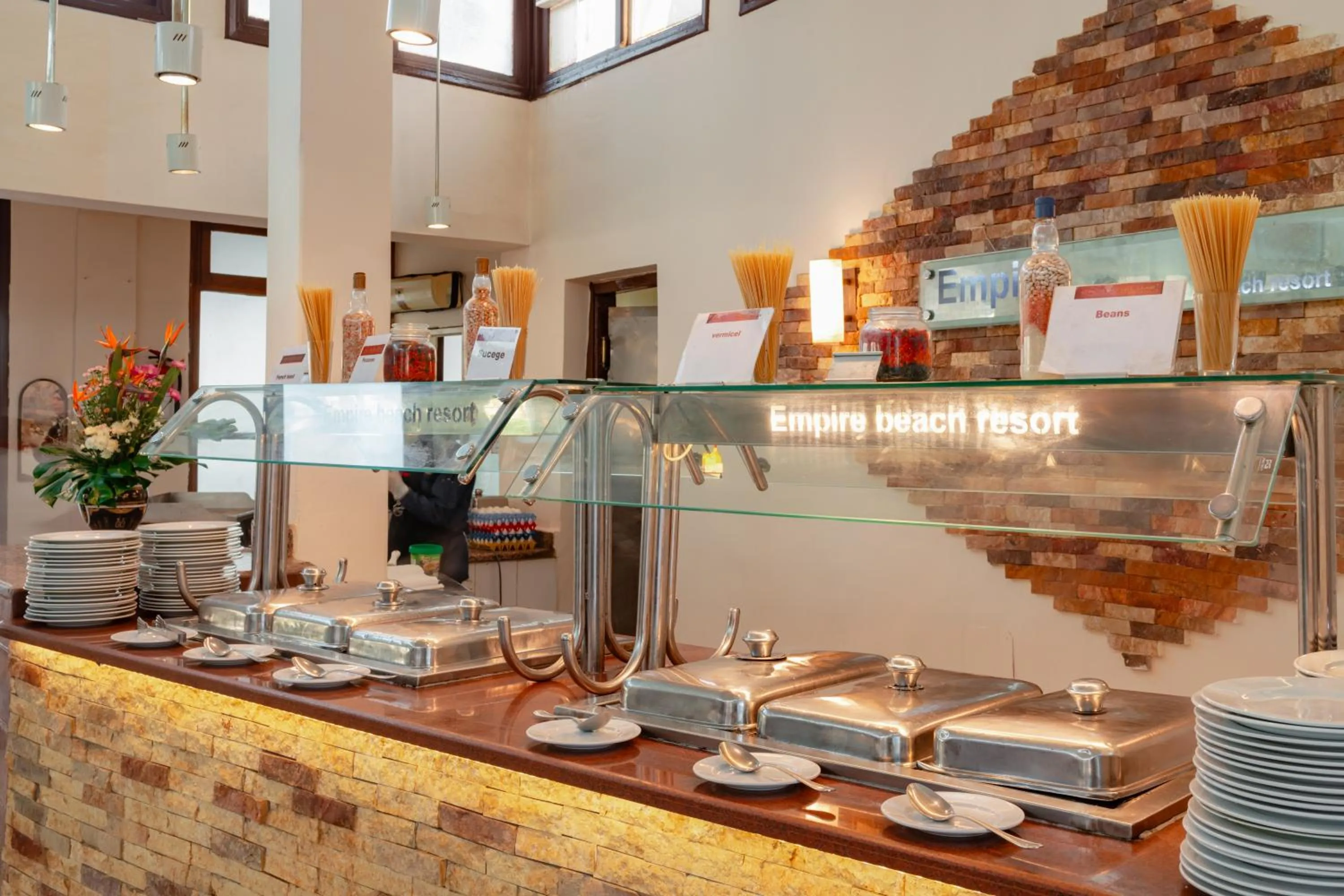 Restaurant/places to eat in Empire Beach Aqua Park