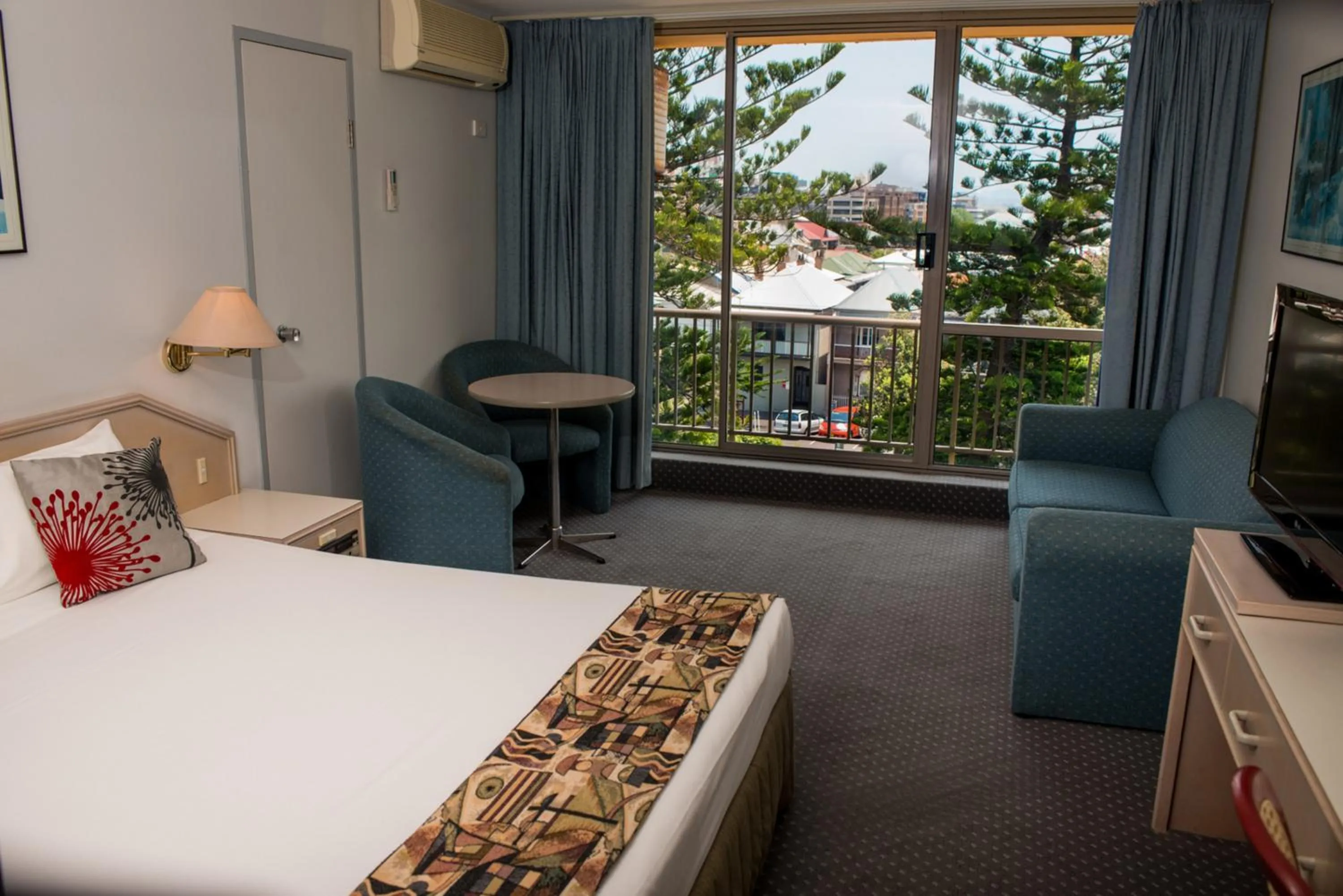 Photo of the whole room in Alloggio Newcastle Beach