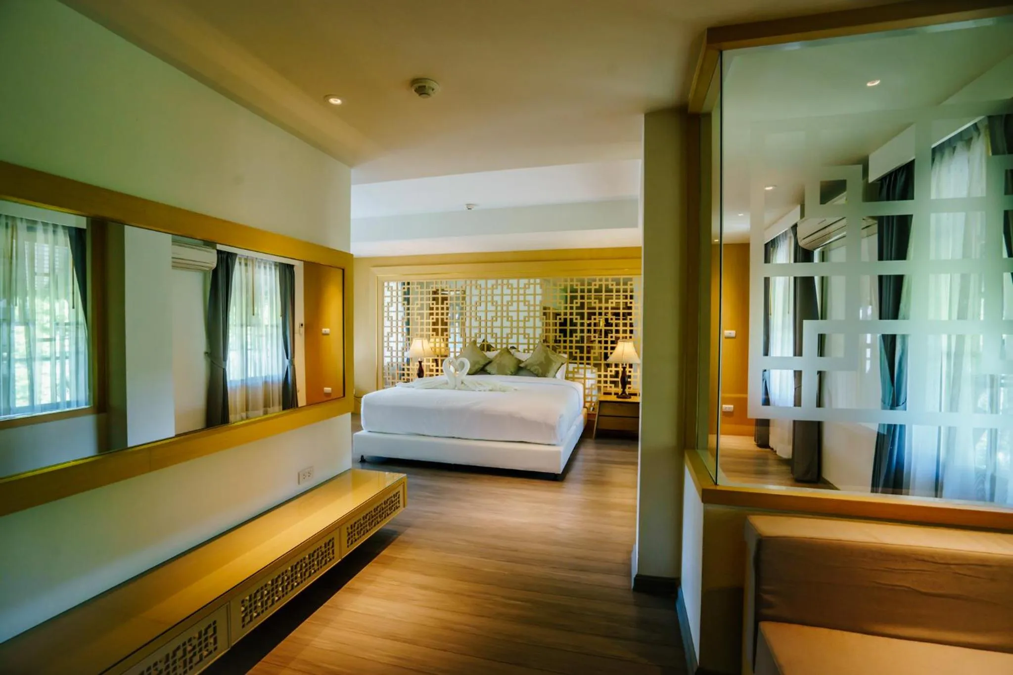 Photo of the whole room, Bed in Moon Dragon Hotel