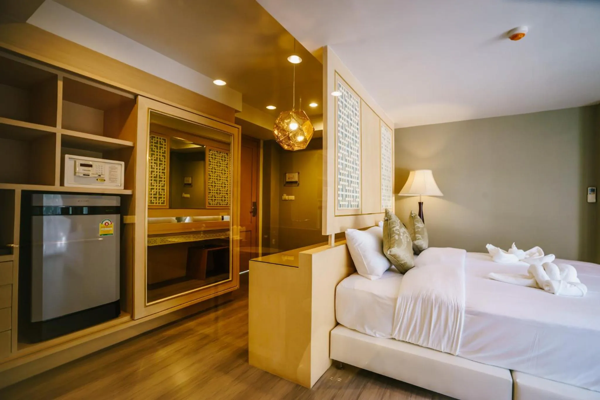 Photo of the whole room, Bed in Moon Dragon Hotel