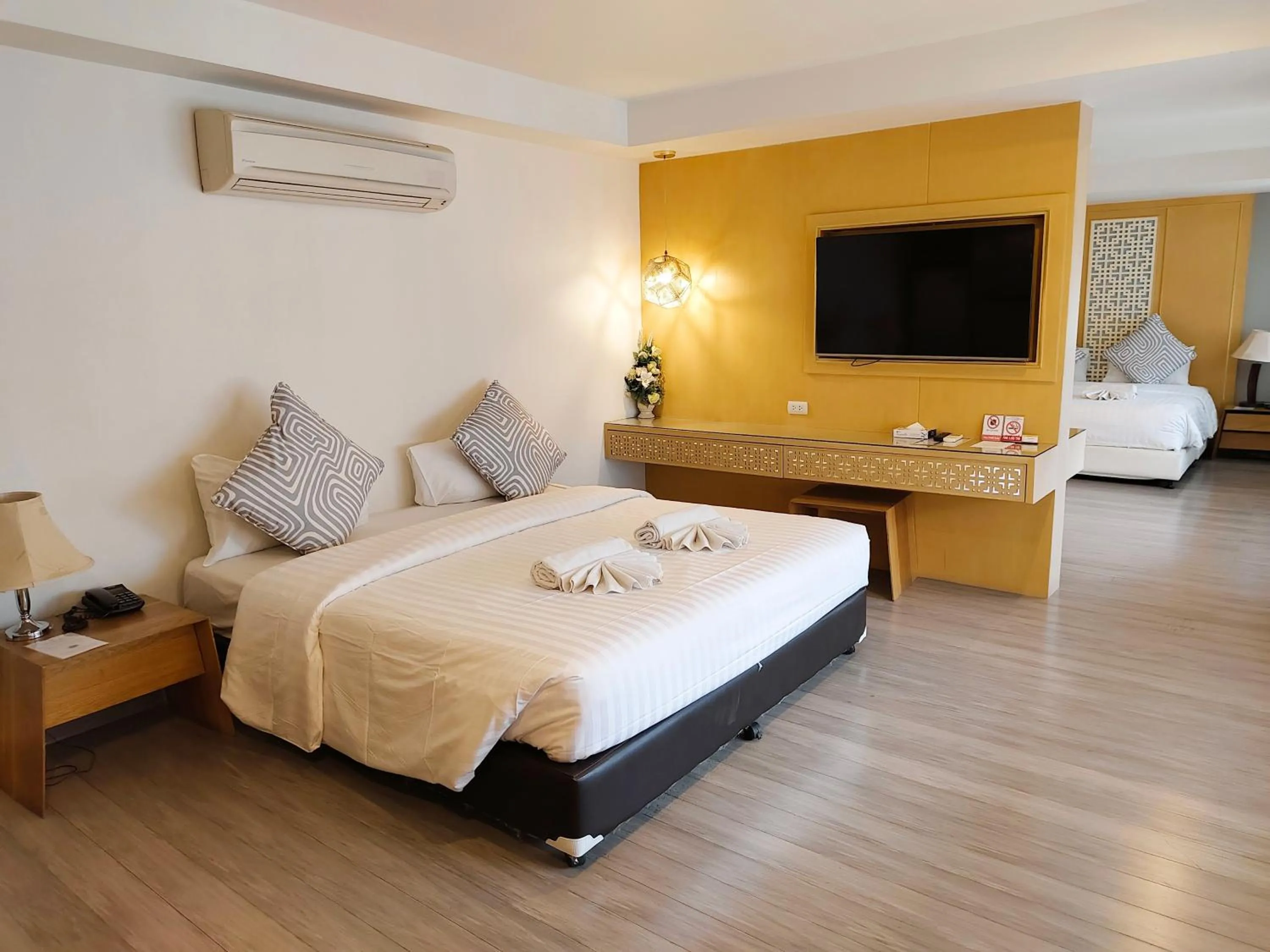 Day, Bed in Moon Dragon Hotel