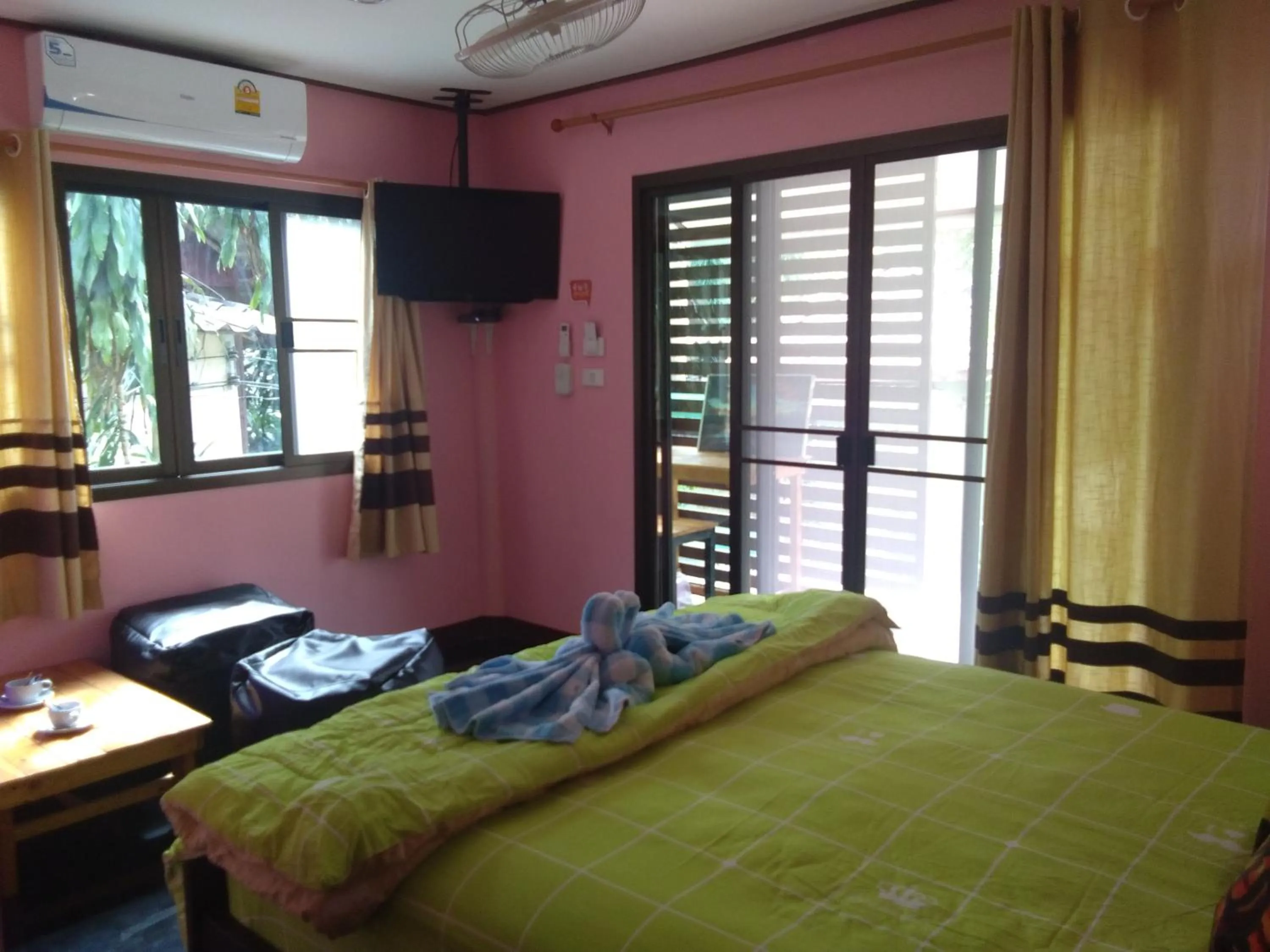 Photo of the whole room, Bed in Grand Tree