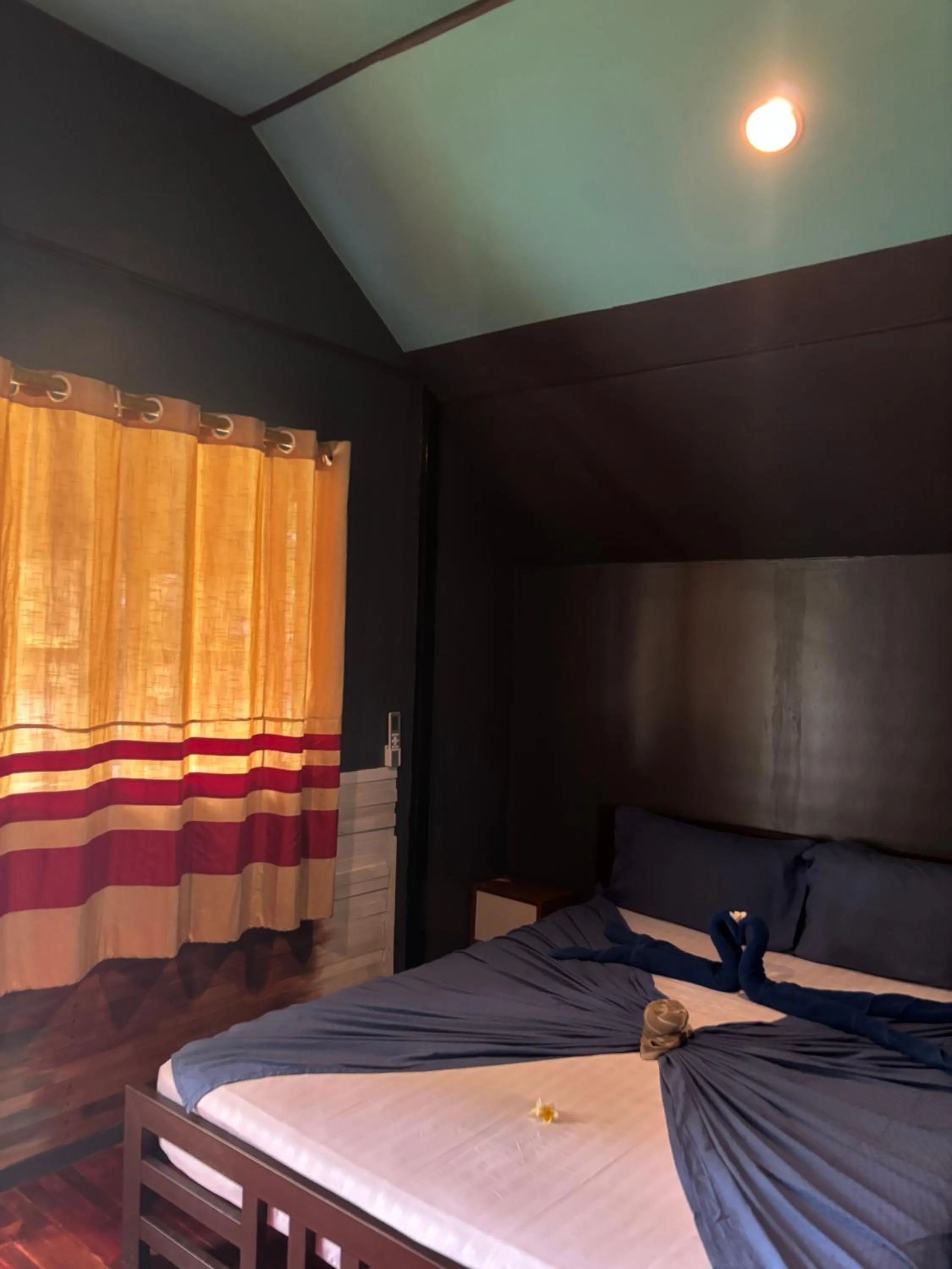 Bedroom, Bed in Grand Tree