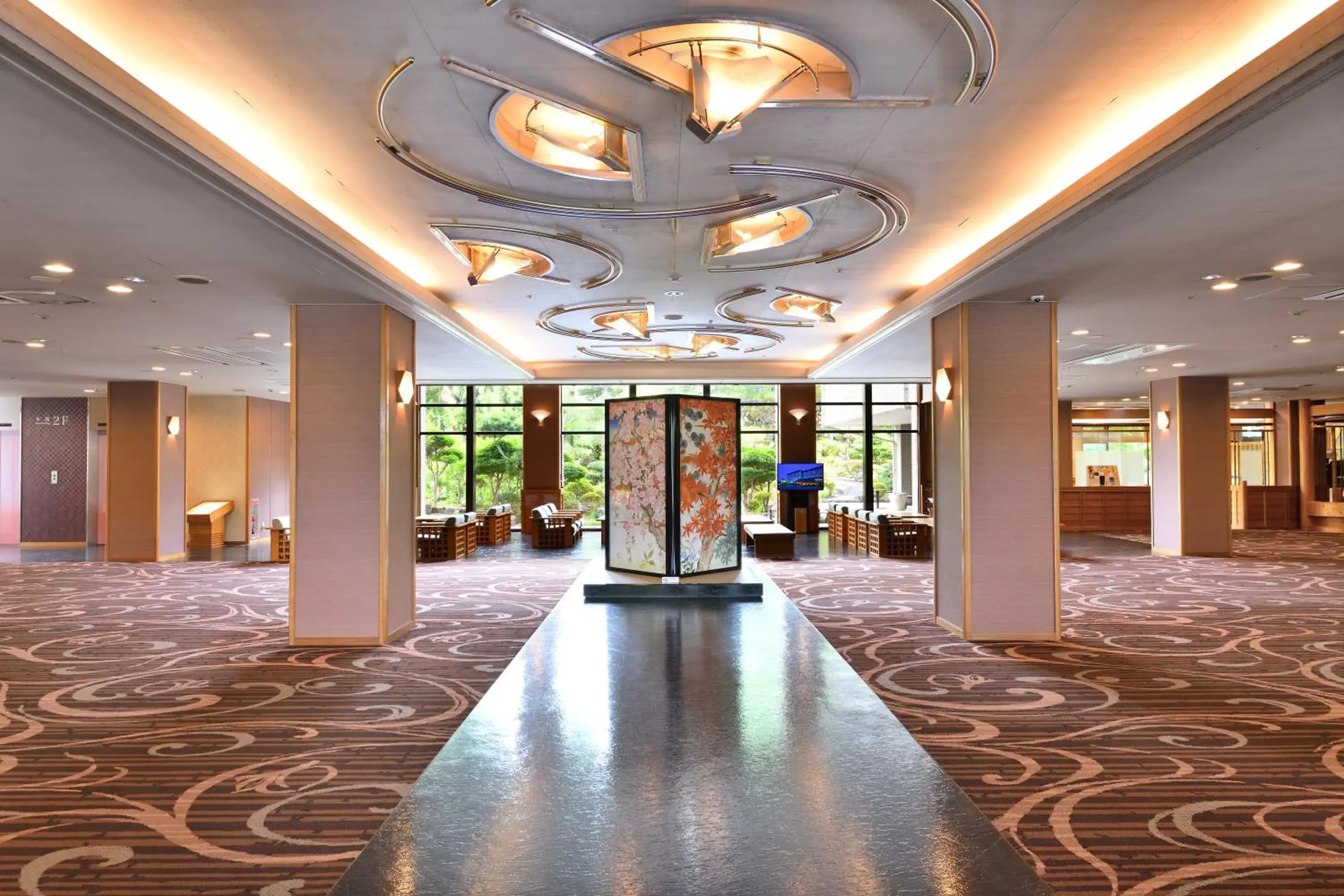 Lobby or reception in Yunogo Onsen HOTEL YUNOMORI BISYUNKAKU Lobby or reception in Yunogo Onsen HOTEL YUNOMORI BISYUNKAKU