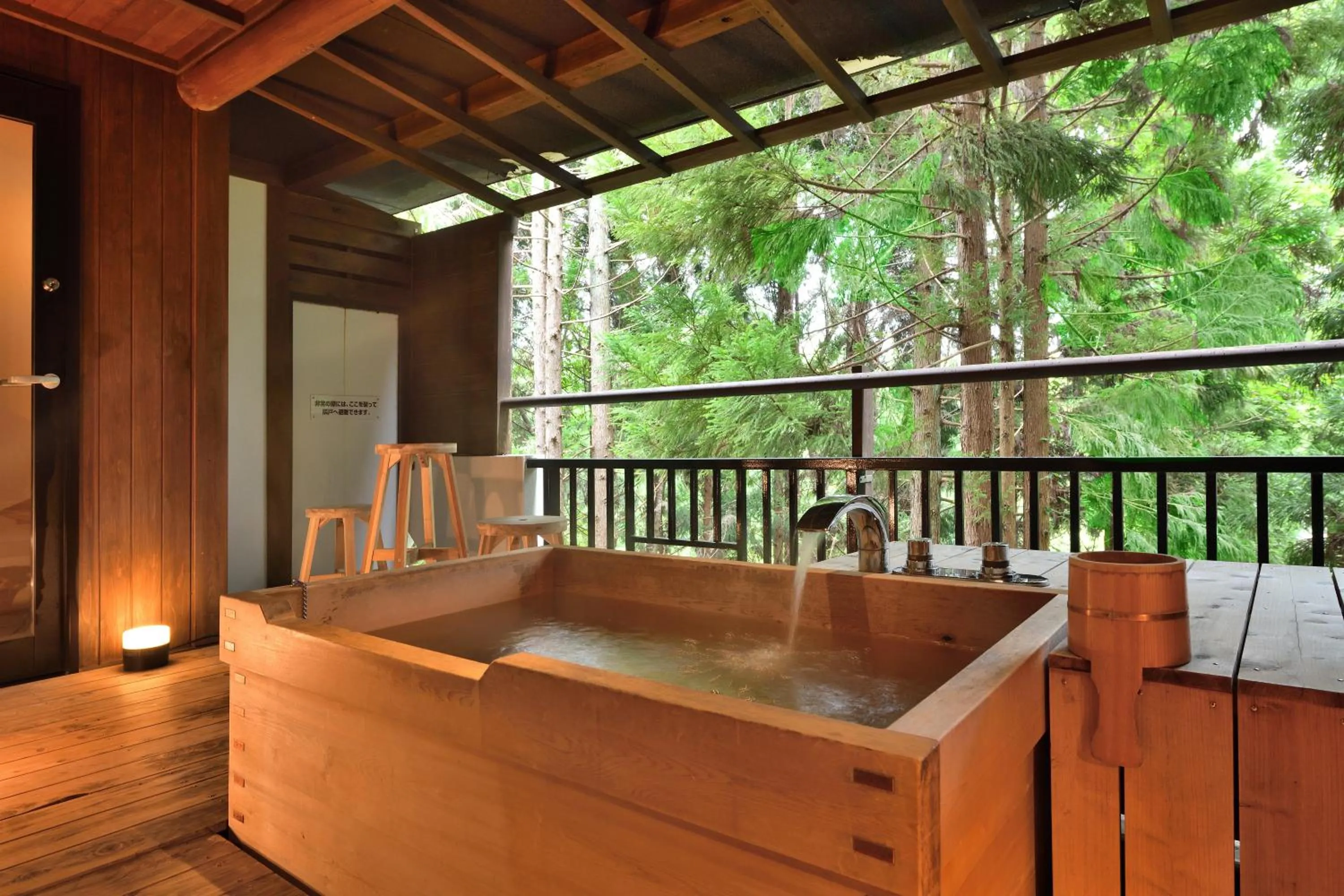 Open Air Bath in Yunogo Onsen HOTEL YUNOMORI BISYUNKAKU