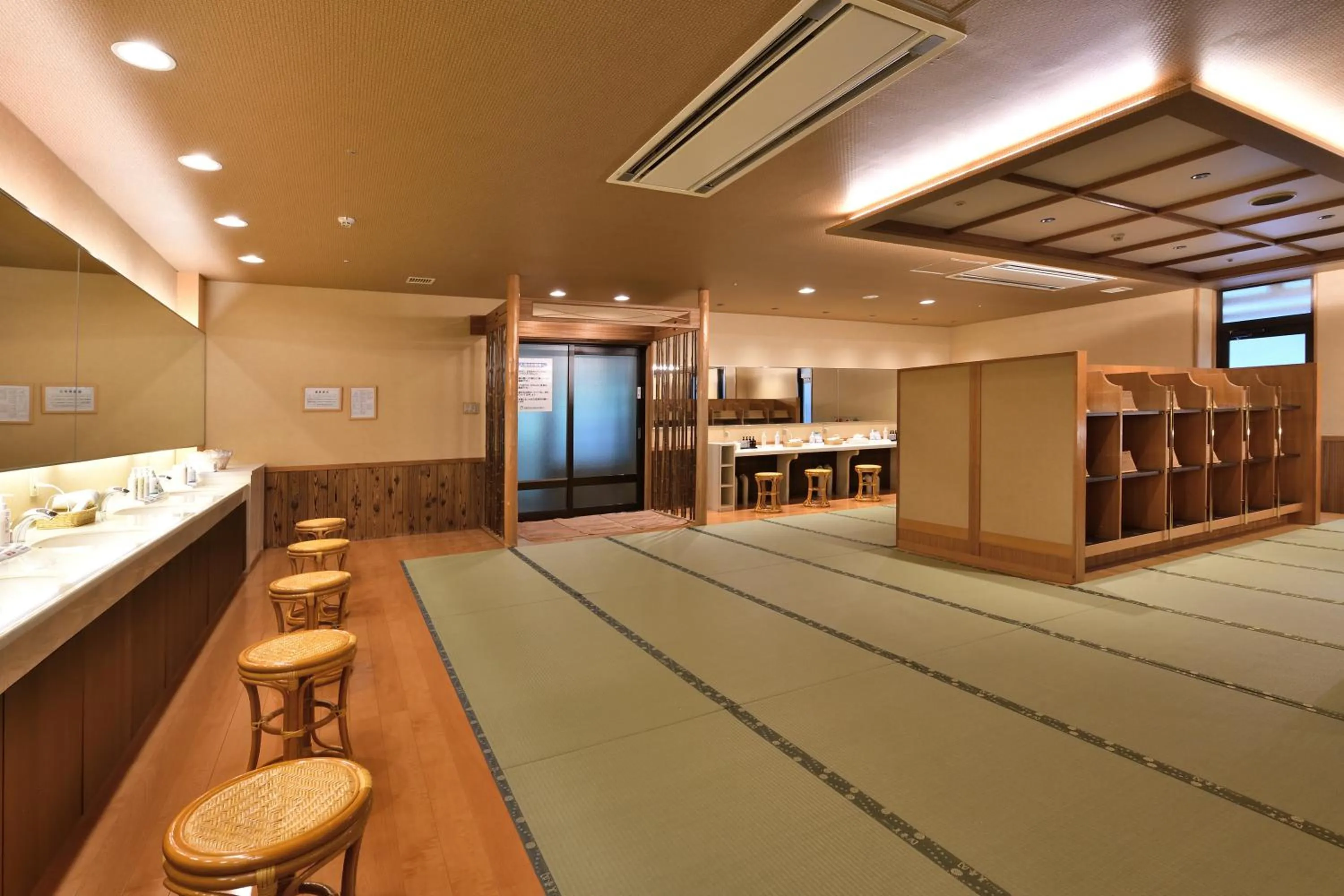 Public Bath in Yunogo Onsen HOTEL YUNOMORI BISYUNKAKU