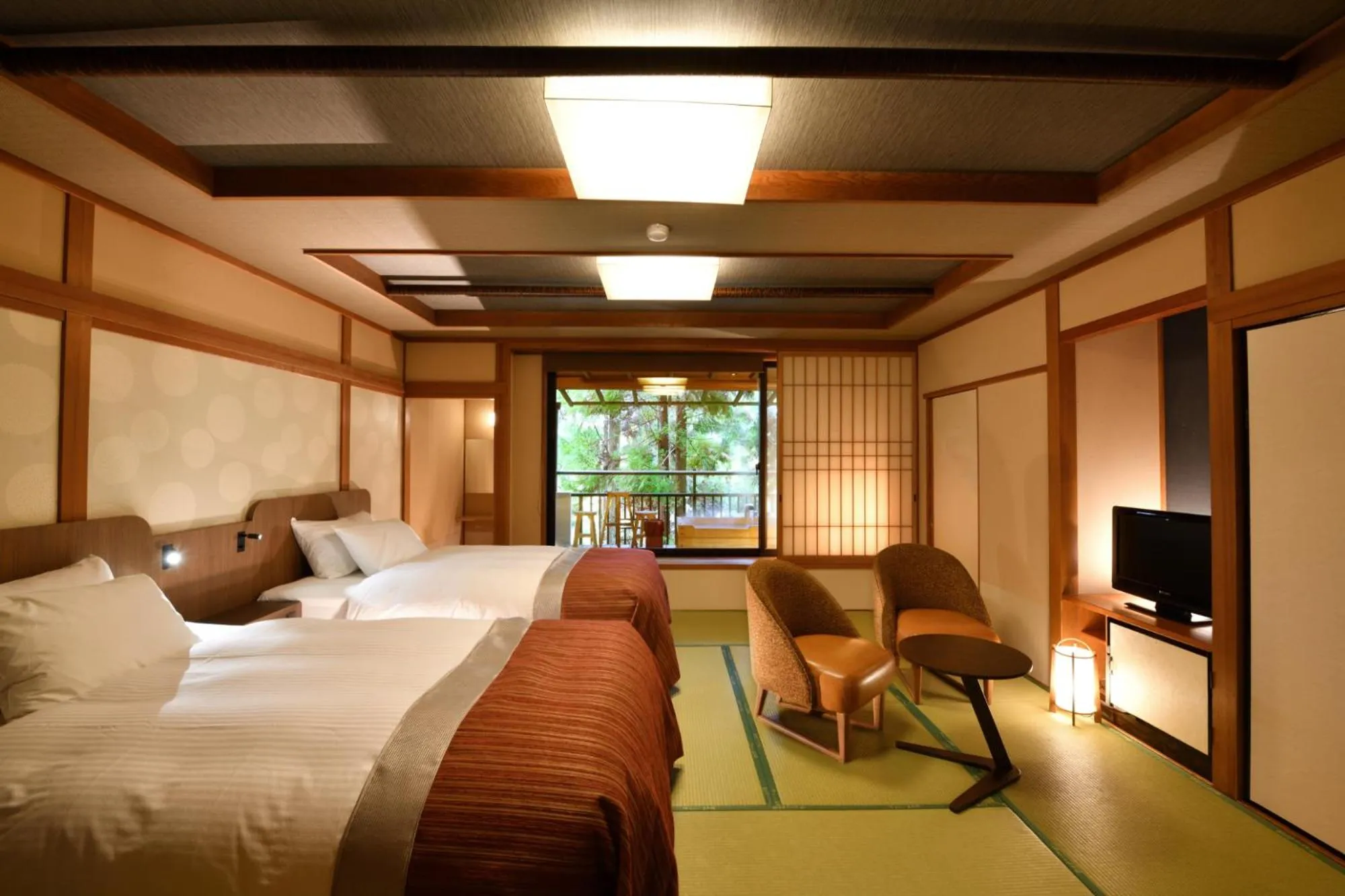 Photo of the whole room, Bed in Yunogo Onsen HOTEL YUNOMORI BISYUNKAKU