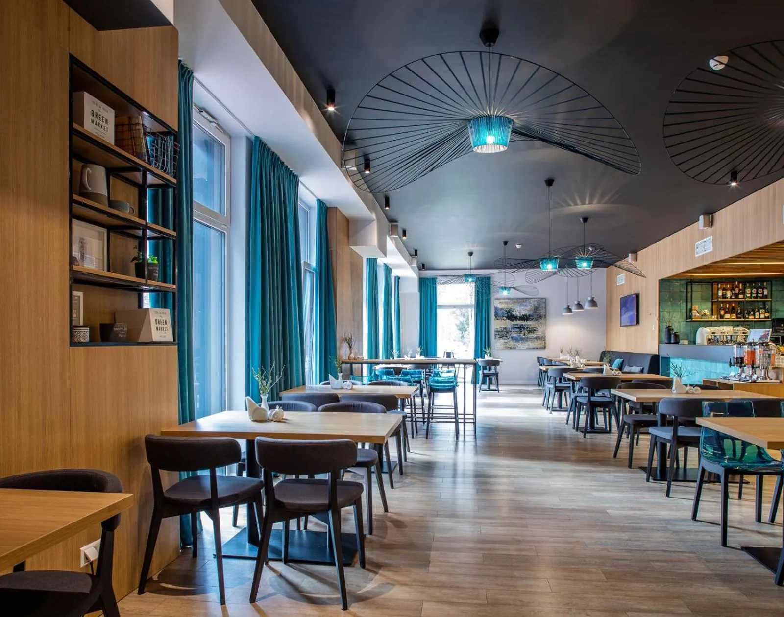 Restaurant/places to eat in UPA Medical SPA