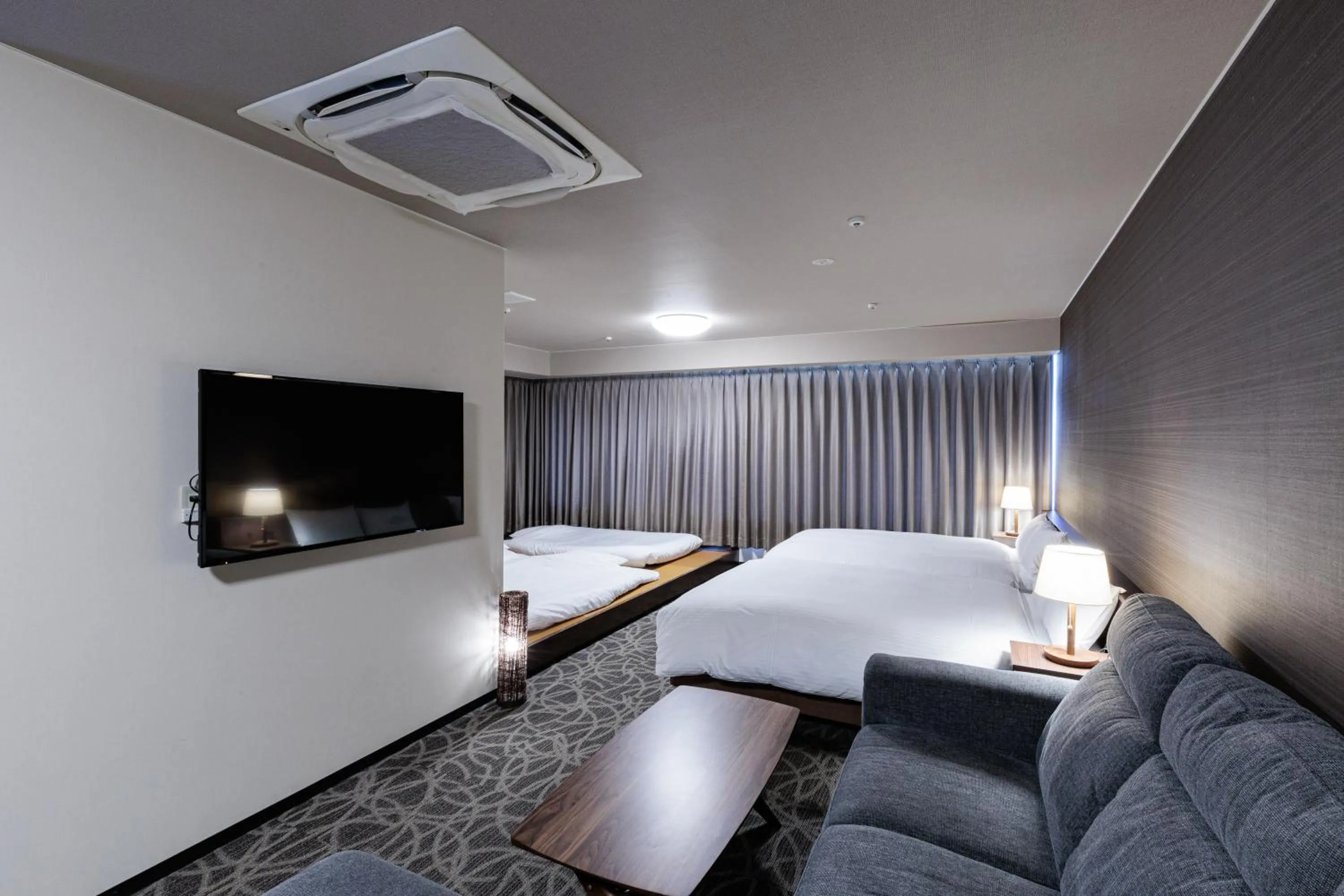 Photo of the whole room, Bed in Hotel Silk Tree Nagoya