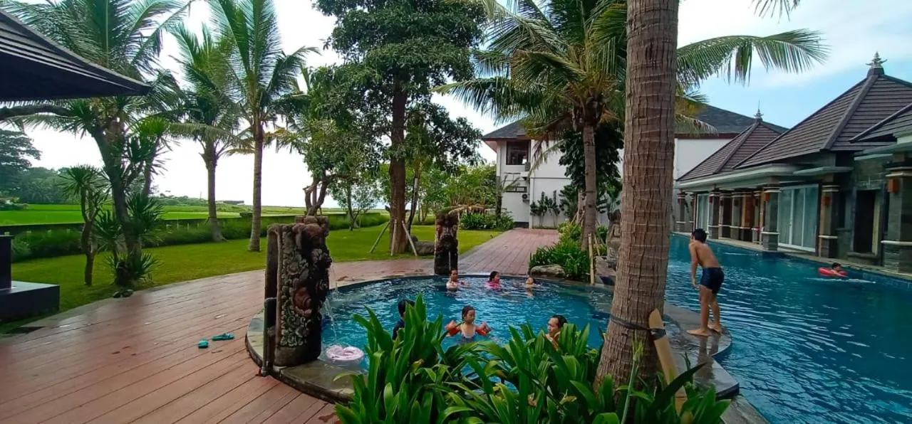 Swimming pool in Kori Maharani Villas & Resort