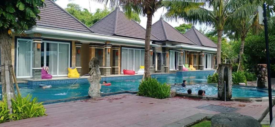 Swimming pool in Kori Maharani Villas & Resort
