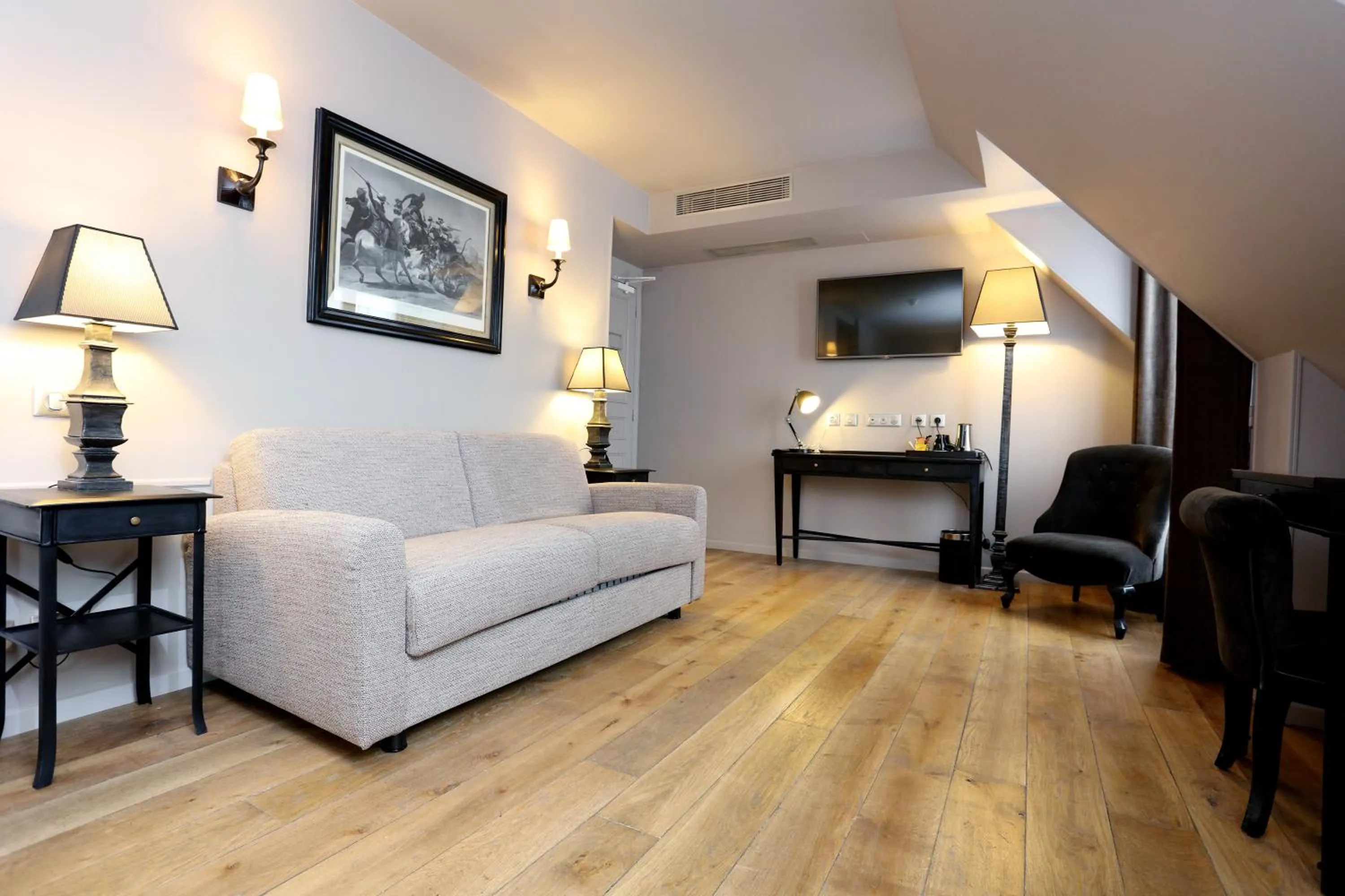 Seating area in Hotel Saint-Louis Pigalle