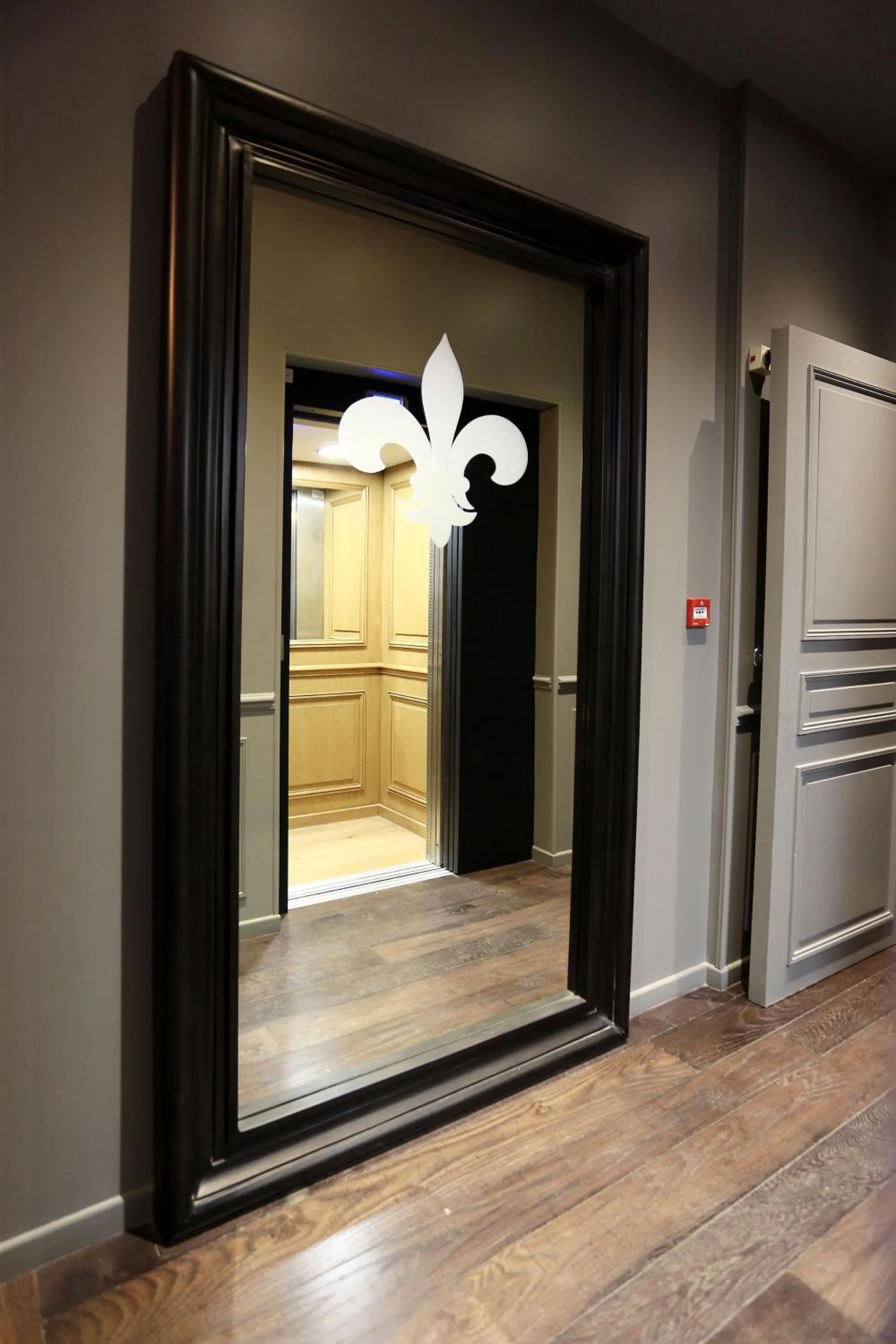 Lobby or reception in Hotel Saint-Louis Pigalle