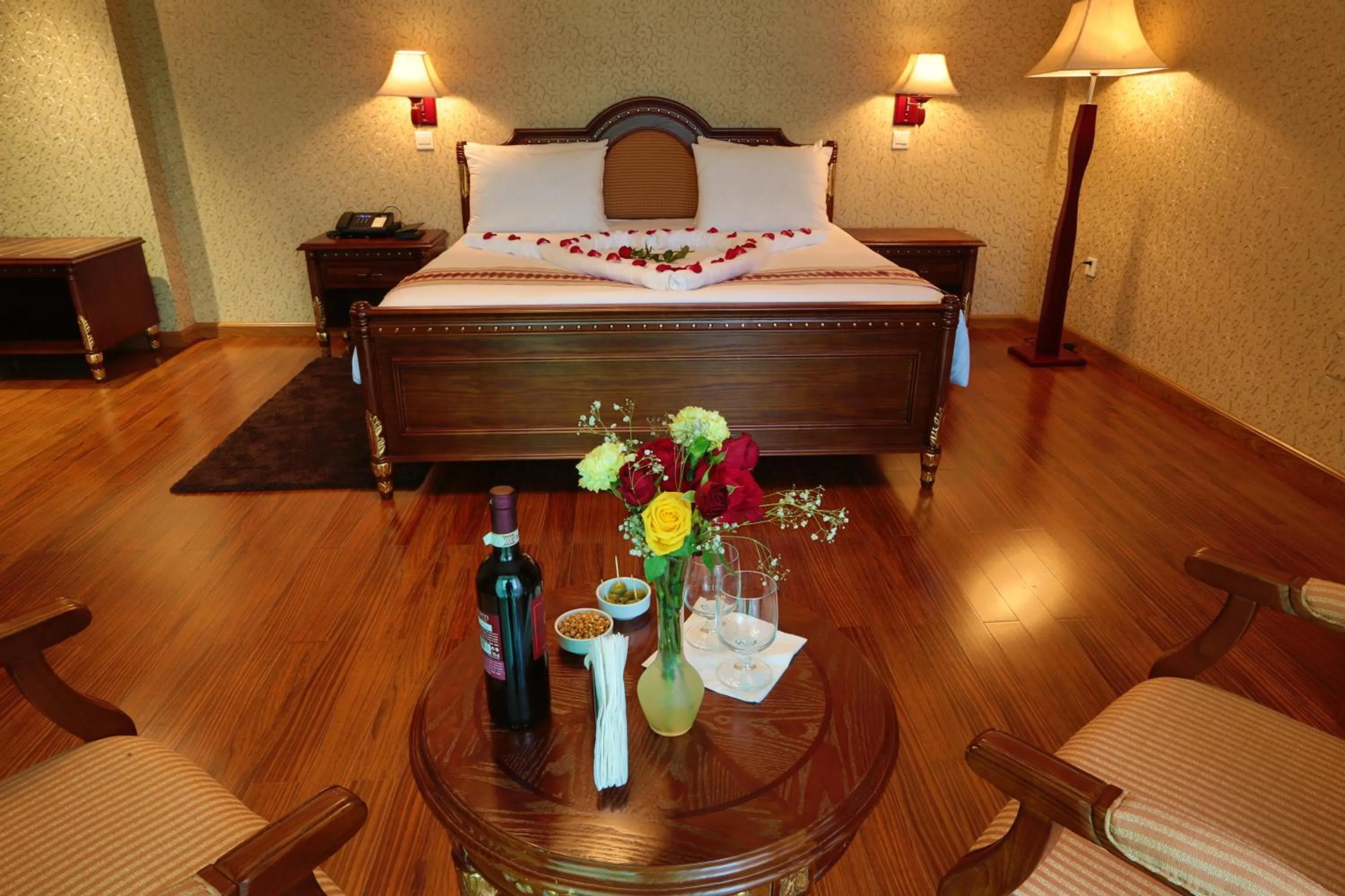 Bedroom, Bed in Abyssinia Renaissance Hotel