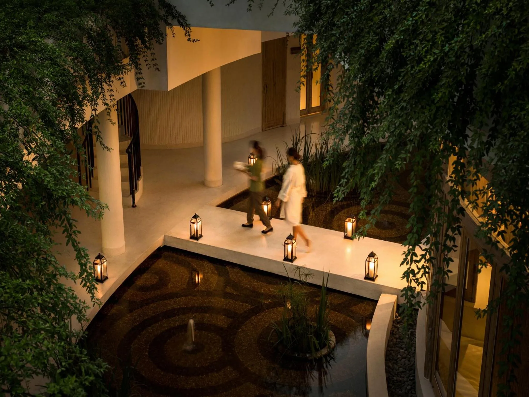 Staff in Six Senses Qing Cheng Mountain