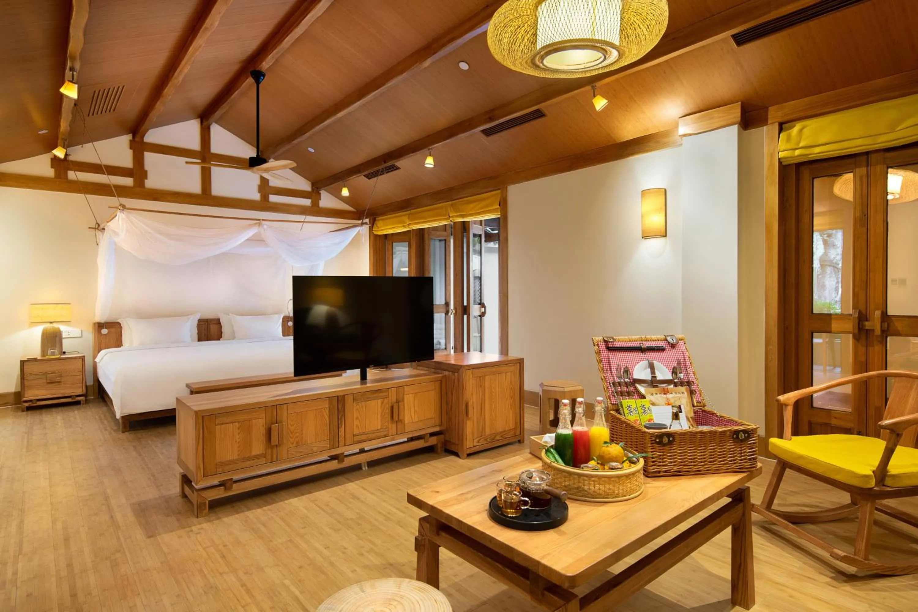 Living room, Bed in Six Senses Qing Cheng Mountain