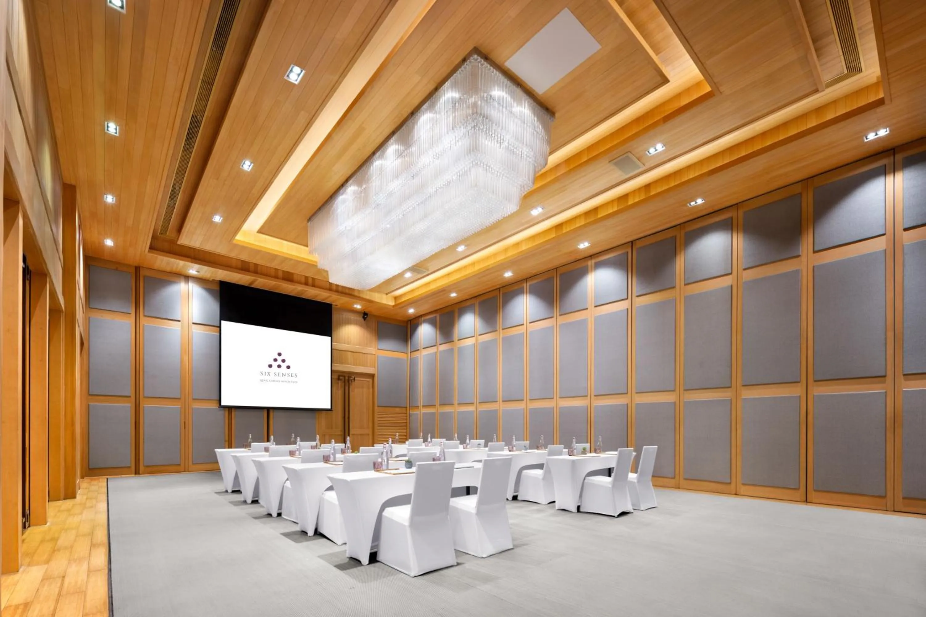Meeting/conference room in Six Senses Qing Cheng Mountain