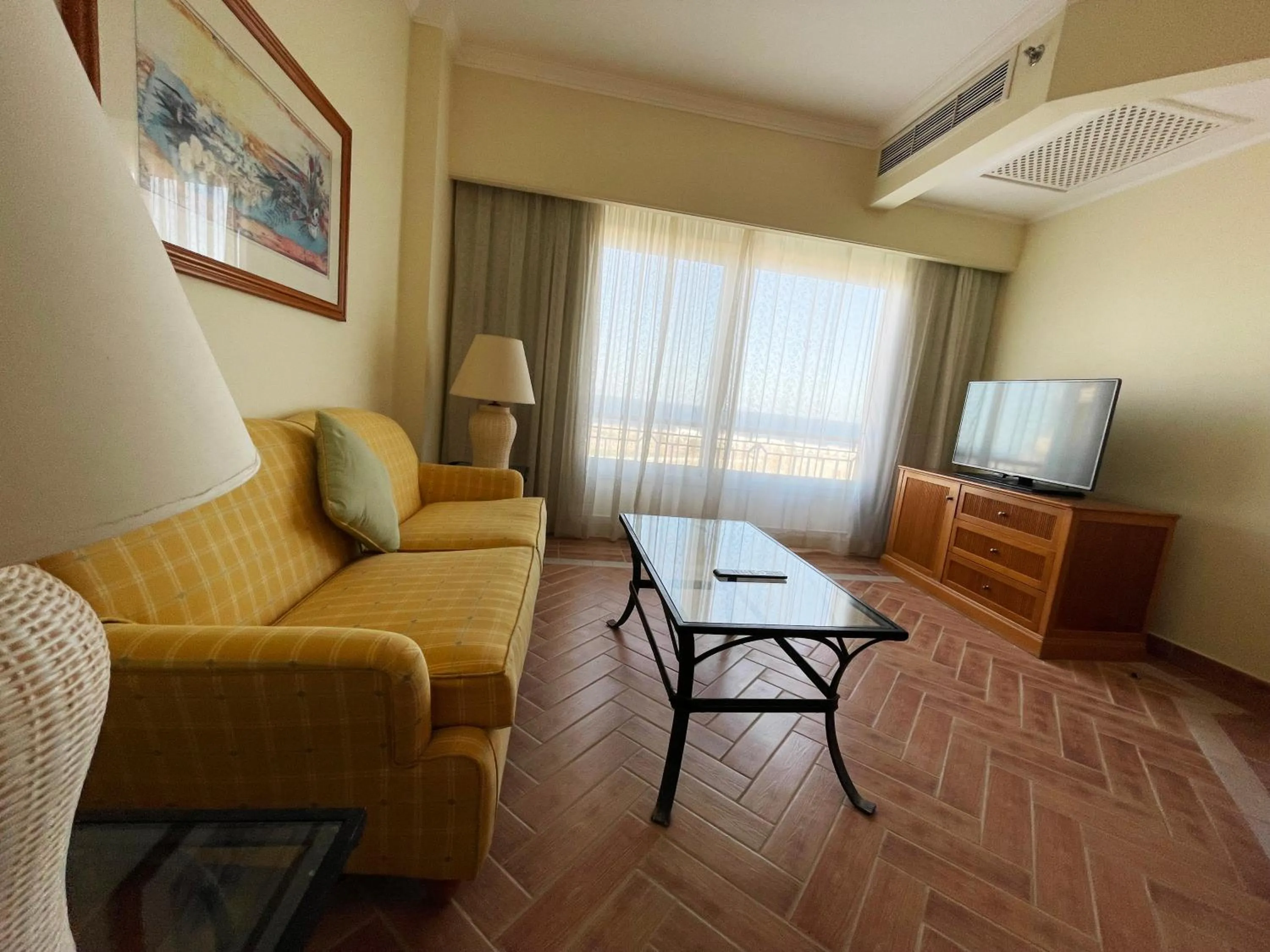 TV and multimedia in The Cascades Golf Resort, Spa & Thalasso