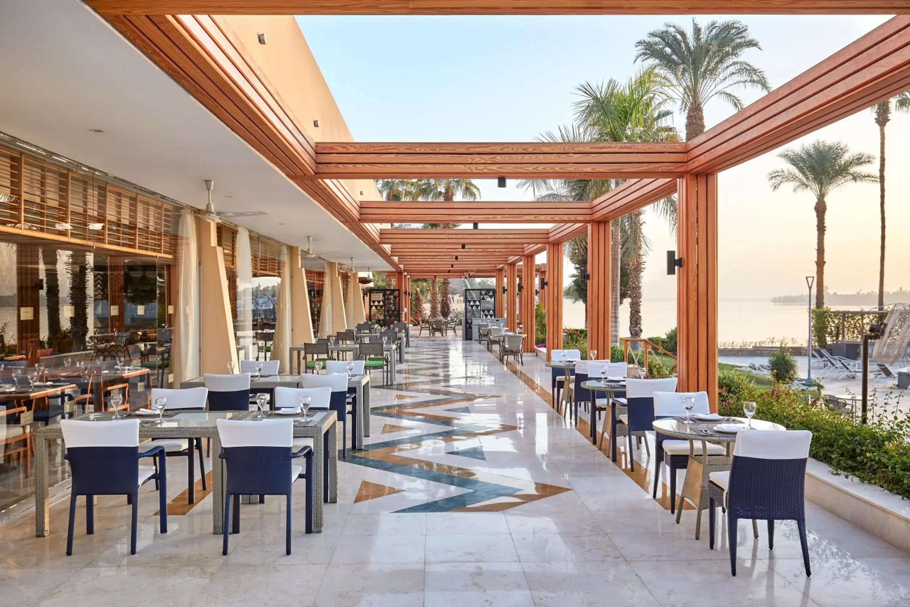 Restaurant/places to eat in Steigenberger Resort Achti Restaurant/places to eat in Steigenberger Resort Achti