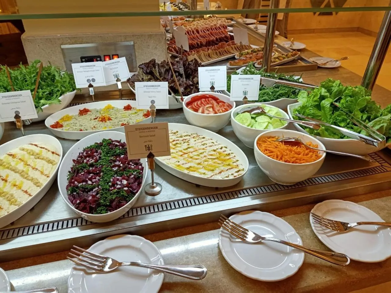 Food and drinks in Steigenberger Resort Achti