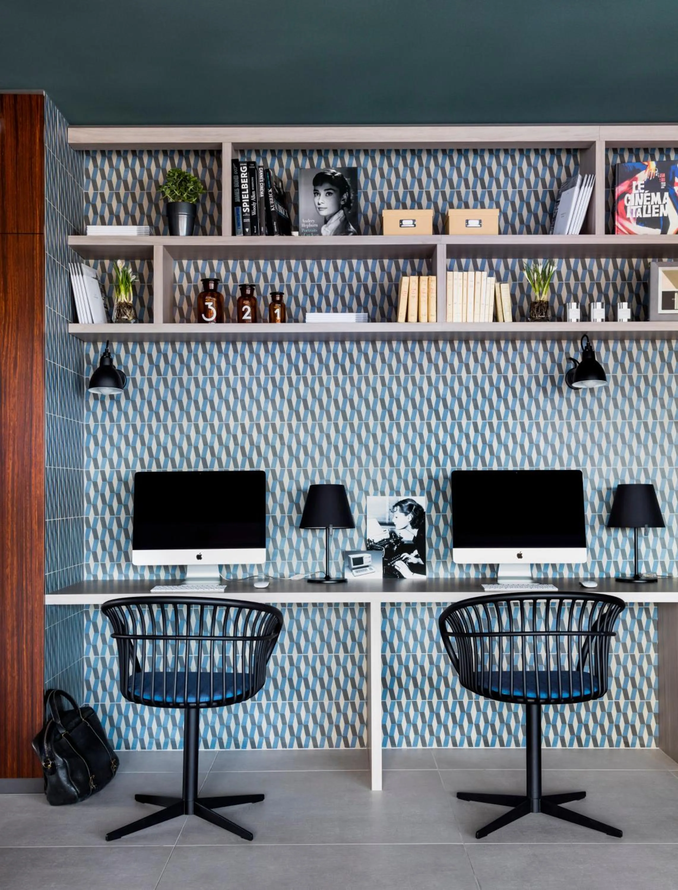 Business facilities in OKKO Hotels Cannes Centre