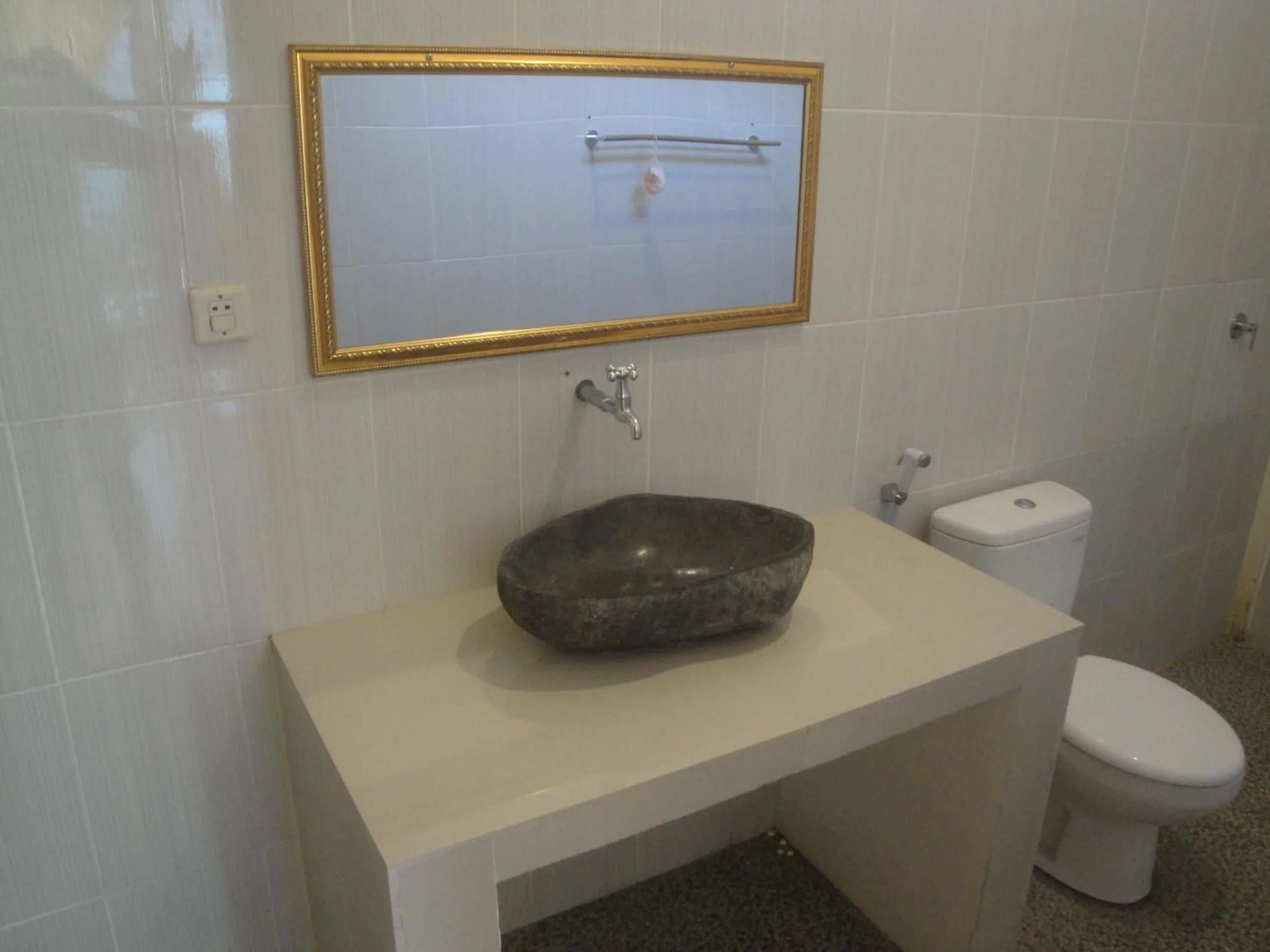 Toilet in Pondok Linda