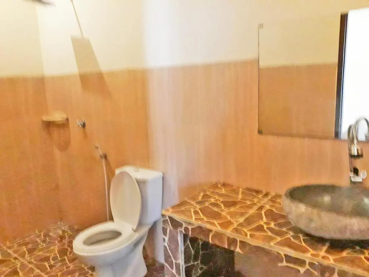 Shower in Pondok Linda