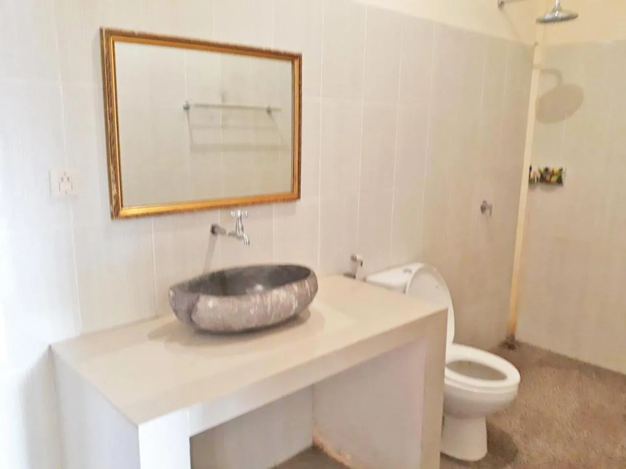 Toilet in Pondok Linda