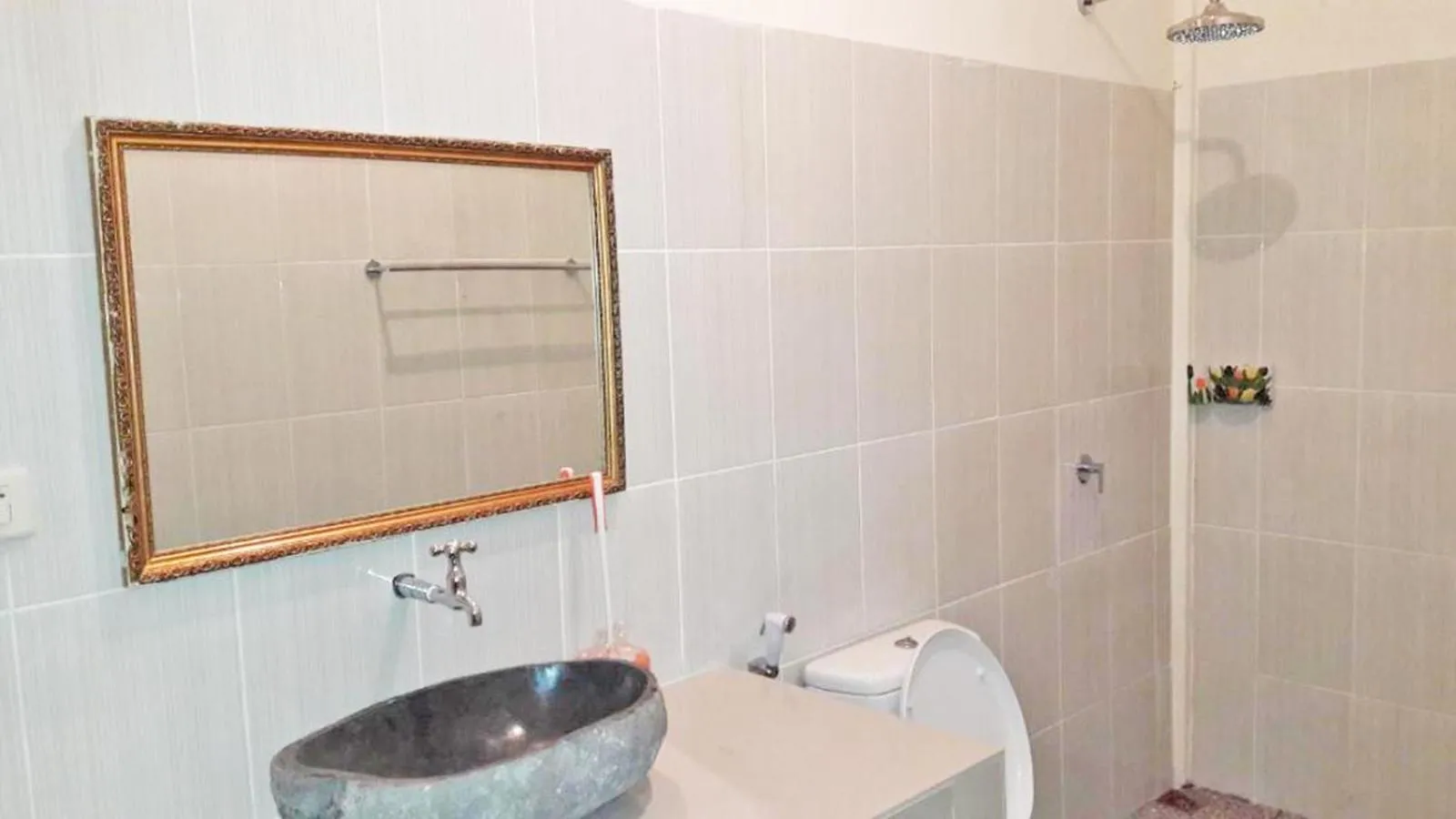 Bathroom in Pondok Linda