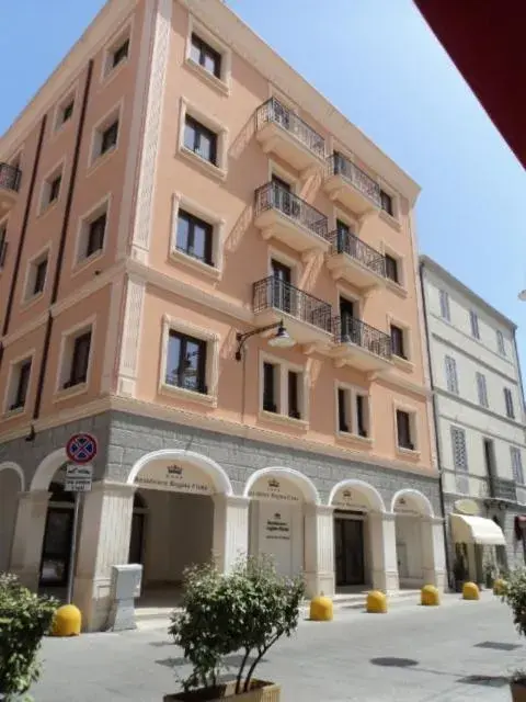 Facade/entrance in Hotel Regina Elena Facade/entrance in Hotel Regina Elena