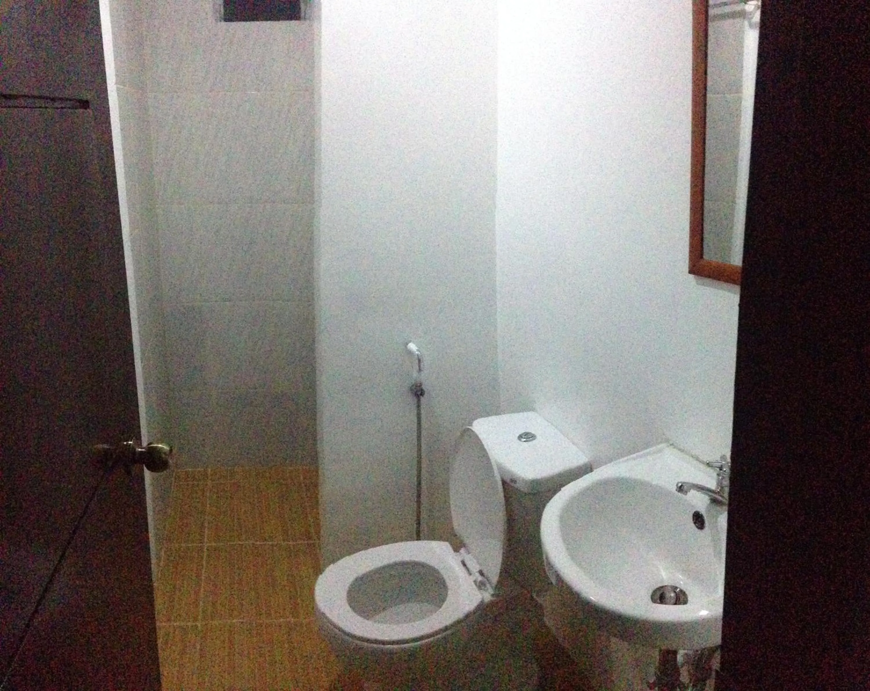 Bathroom in Lola's Lodge