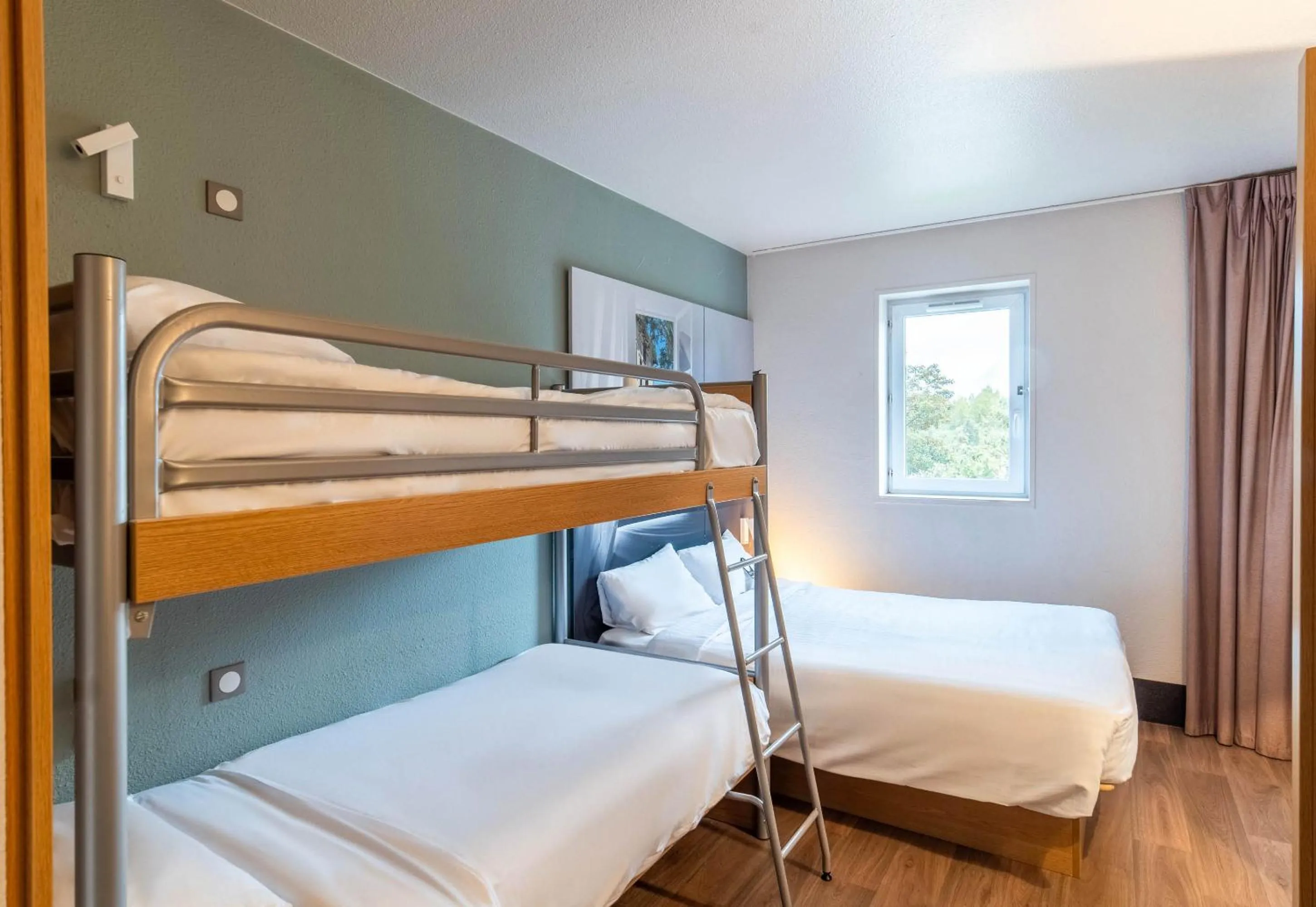 Bedroom, Bed in B&B HOTEL Limoges 1