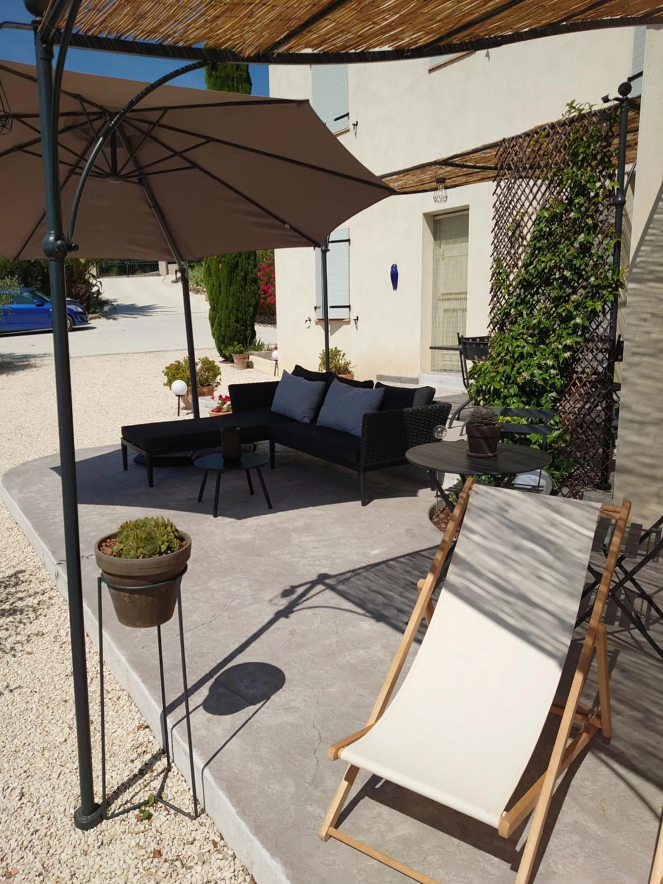 Patio in B&B La Boissière Et Le Vialat