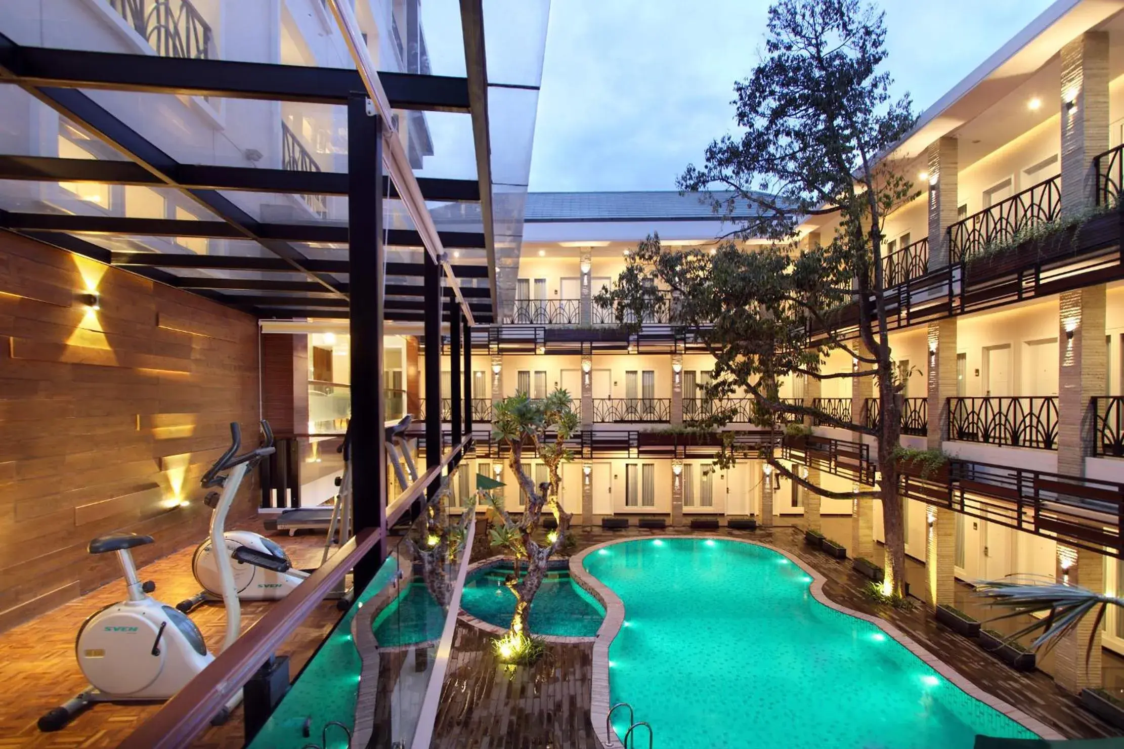 Swimming pool in Gets Hotel Swimming pool in Gets Hotel