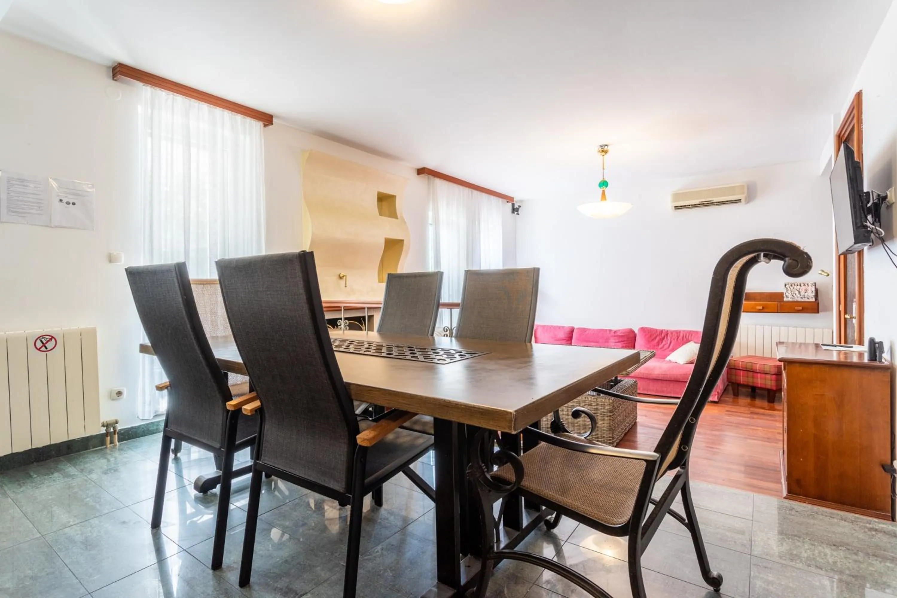Dining area in Villa Violeta with the sea view, 3 min walk to the beach