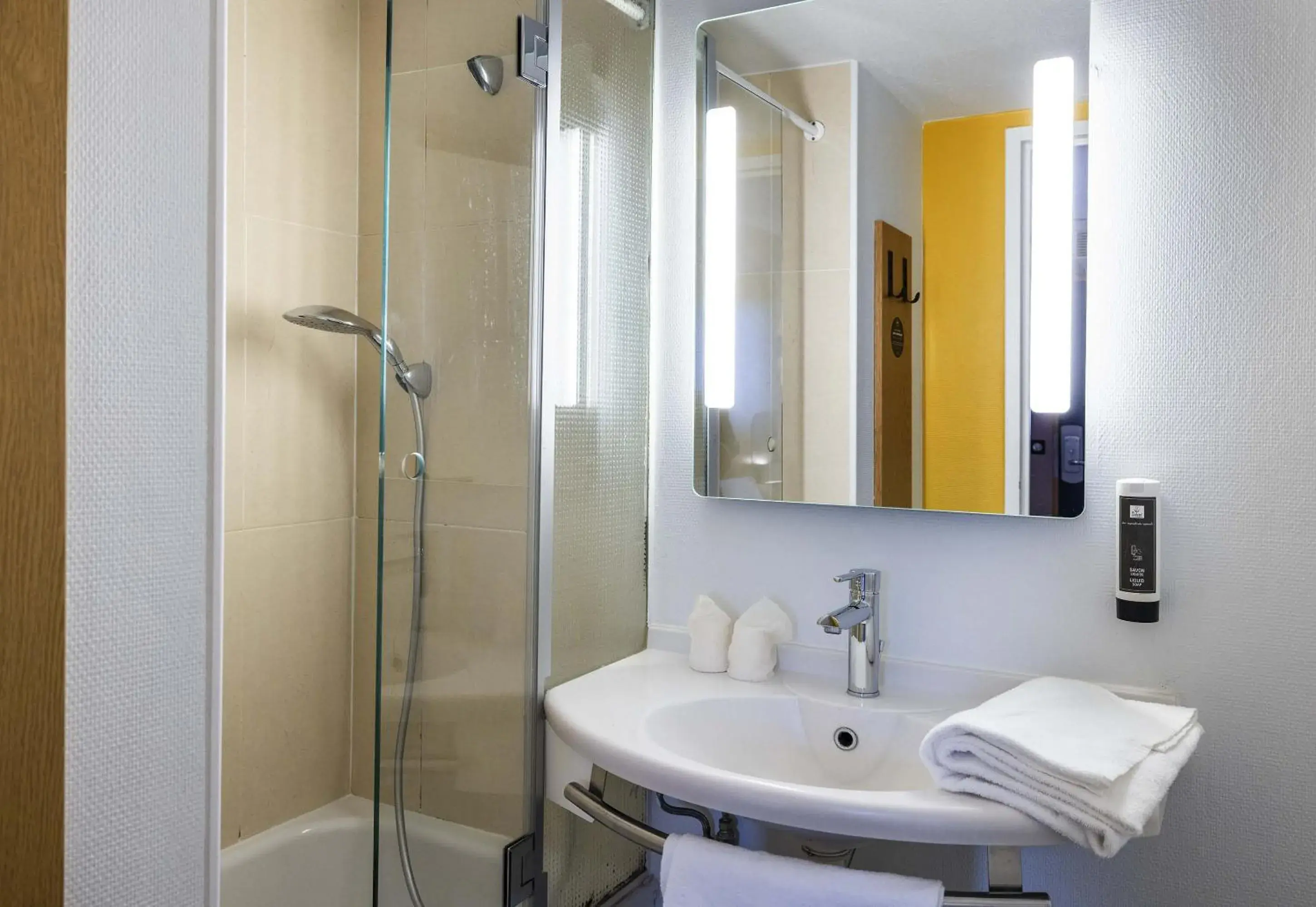 Twin Room in B&B HOTEL Perpignan Sud Porte d'Espagne Twin Room in B&B HOTEL Perpignan Sud Porte d'Espagne