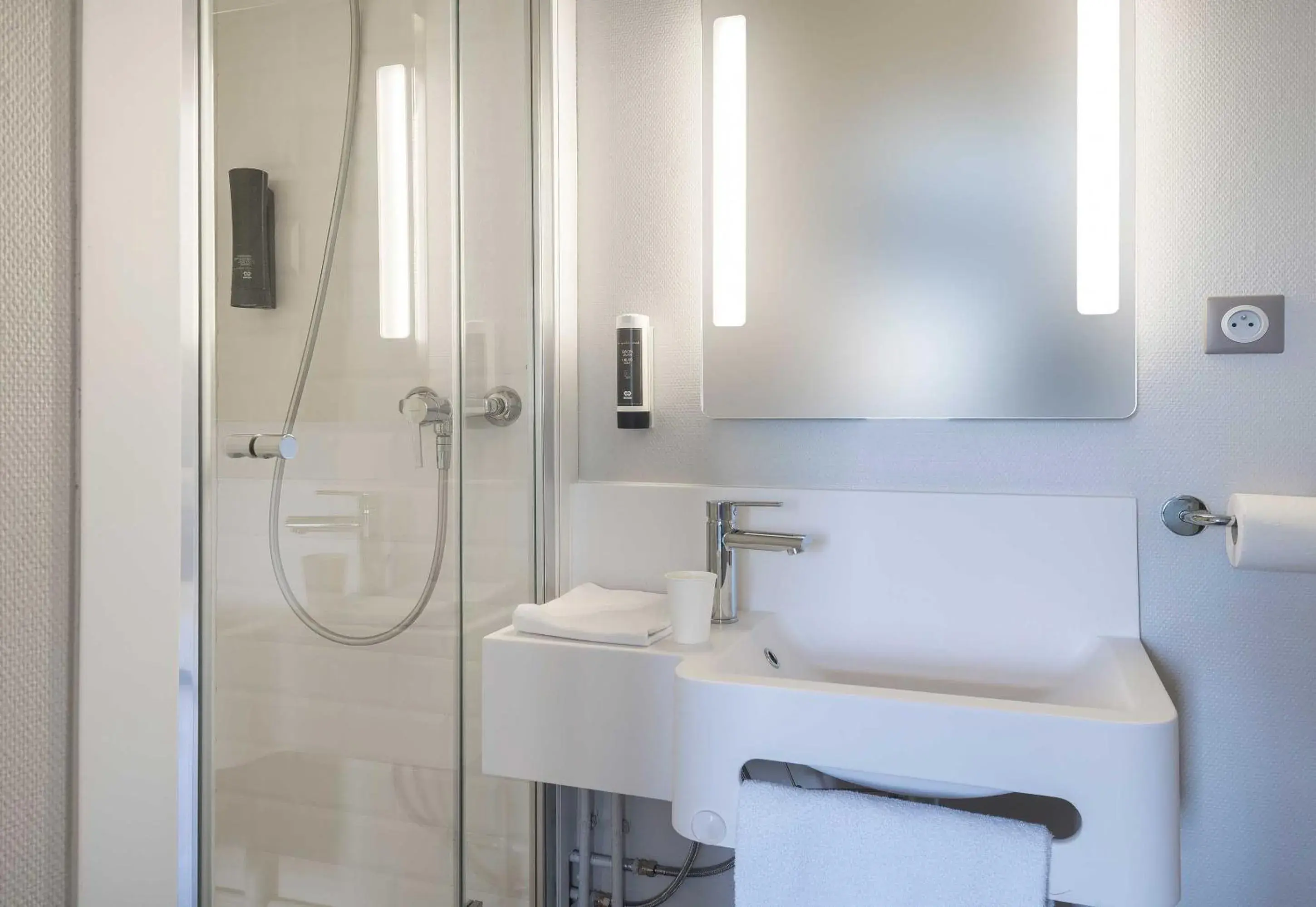 Bathroom in B&B HOTEL Angers 1 Beaucouzé Bathroom in B&B HOTEL Angers 1 Beaucouzé