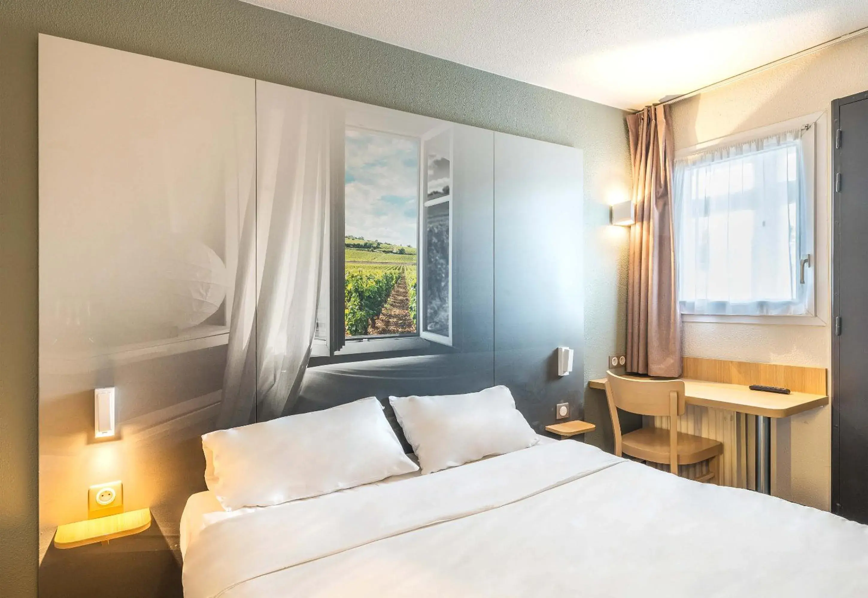 Bedroom, Bed in B&B HOTEL Angers 1 Beaucouzé Bedroom, Bed in B&B HOTEL Angers 1 Beaucouzé