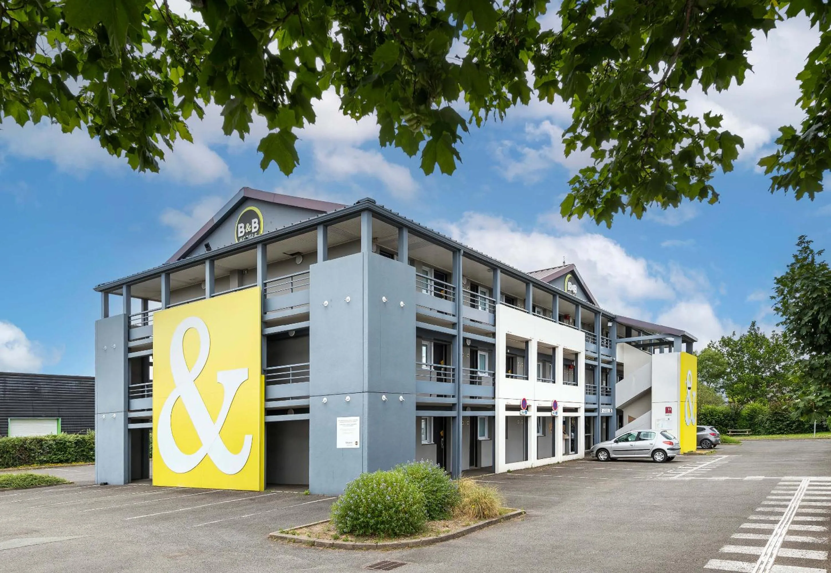 Property building in B&B HOTEL Angers 1 Beaucouzé