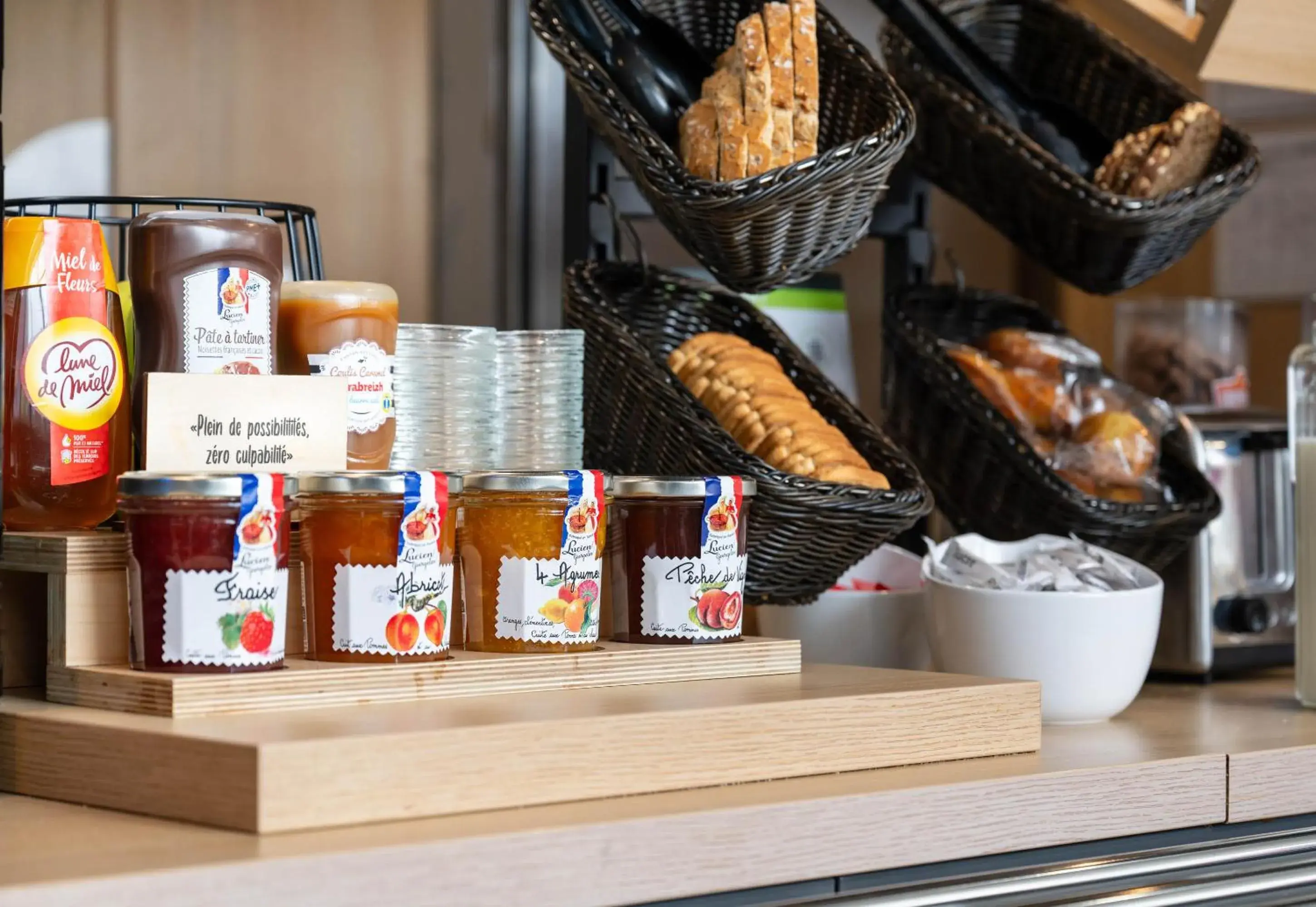 Breakfast in B&B HOTEL Lille Roubaix Campus Gare Breakfast in B&B HOTEL Lille Roubaix Campus Gare