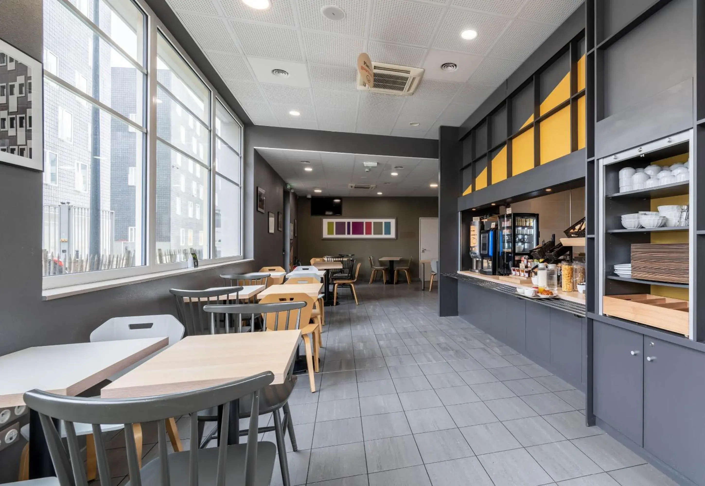 Restaurant/places to eat in B&B HOTEL Lille Roubaix Campus Gare Restaurant/places to eat in B&B HOTEL Lille Roubaix Campus Gare