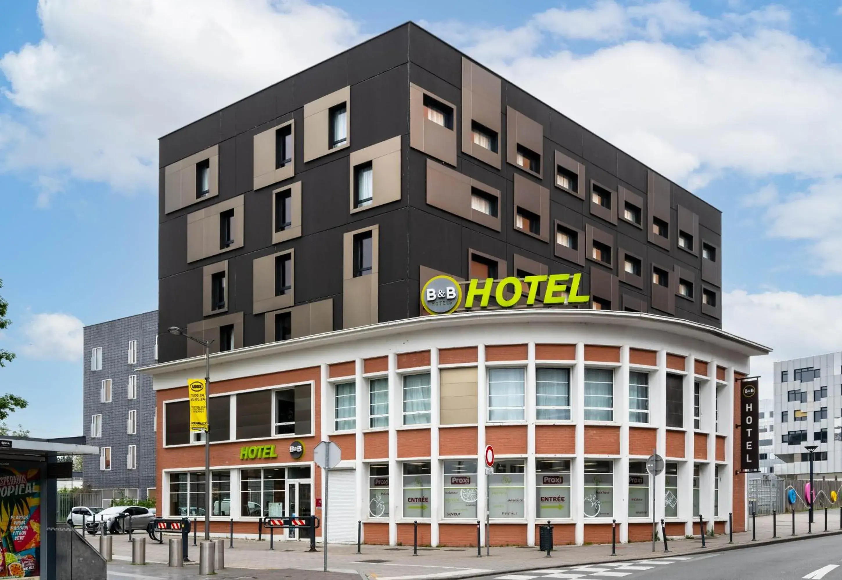 Property building in B&B HOTEL Lille Roubaix Campus Gare Property building in B&B HOTEL Lille Roubaix Campus Gare