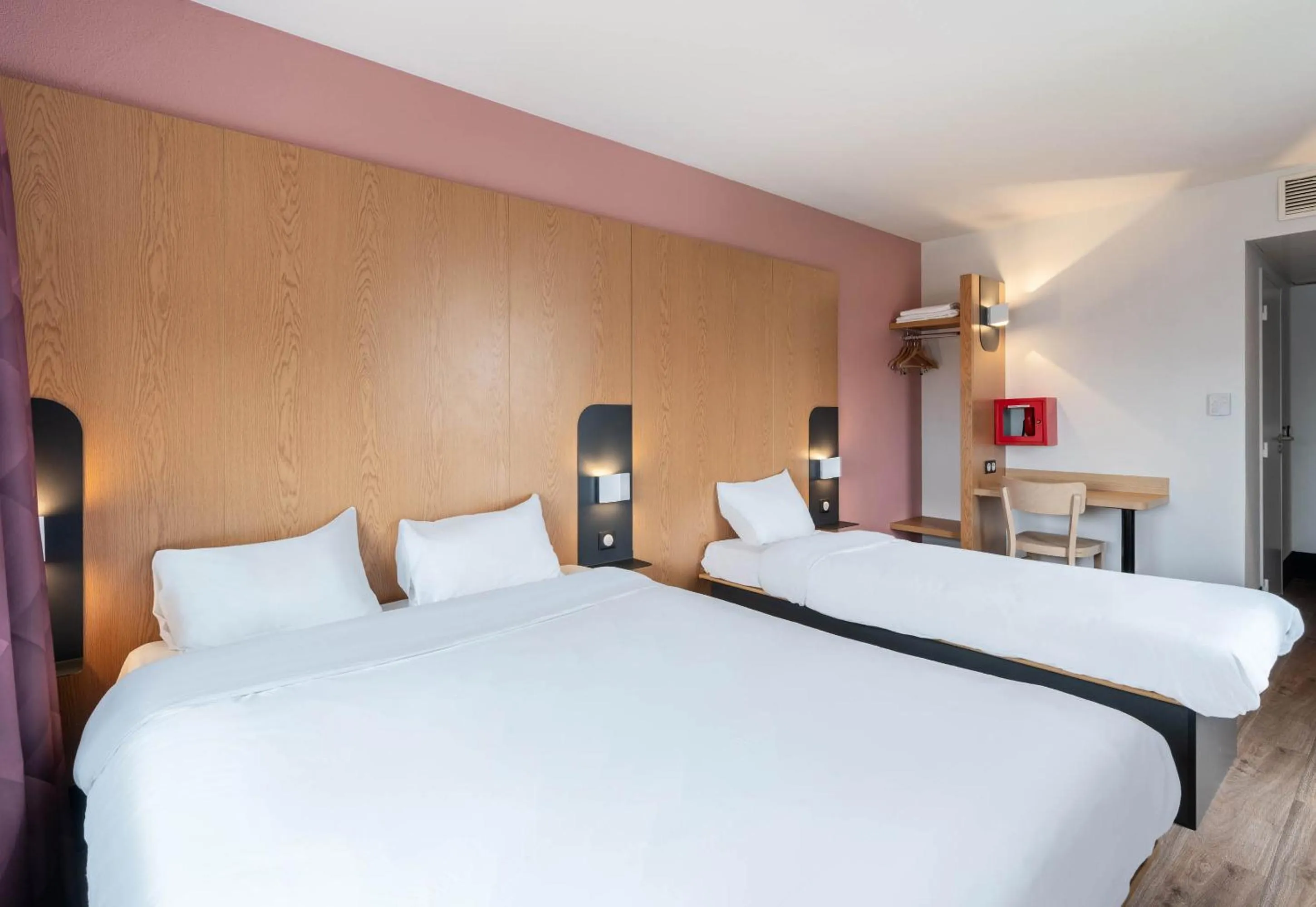 Photo of the whole room, Bed in B&B HOTEL Lille Roubaix Campus Gare