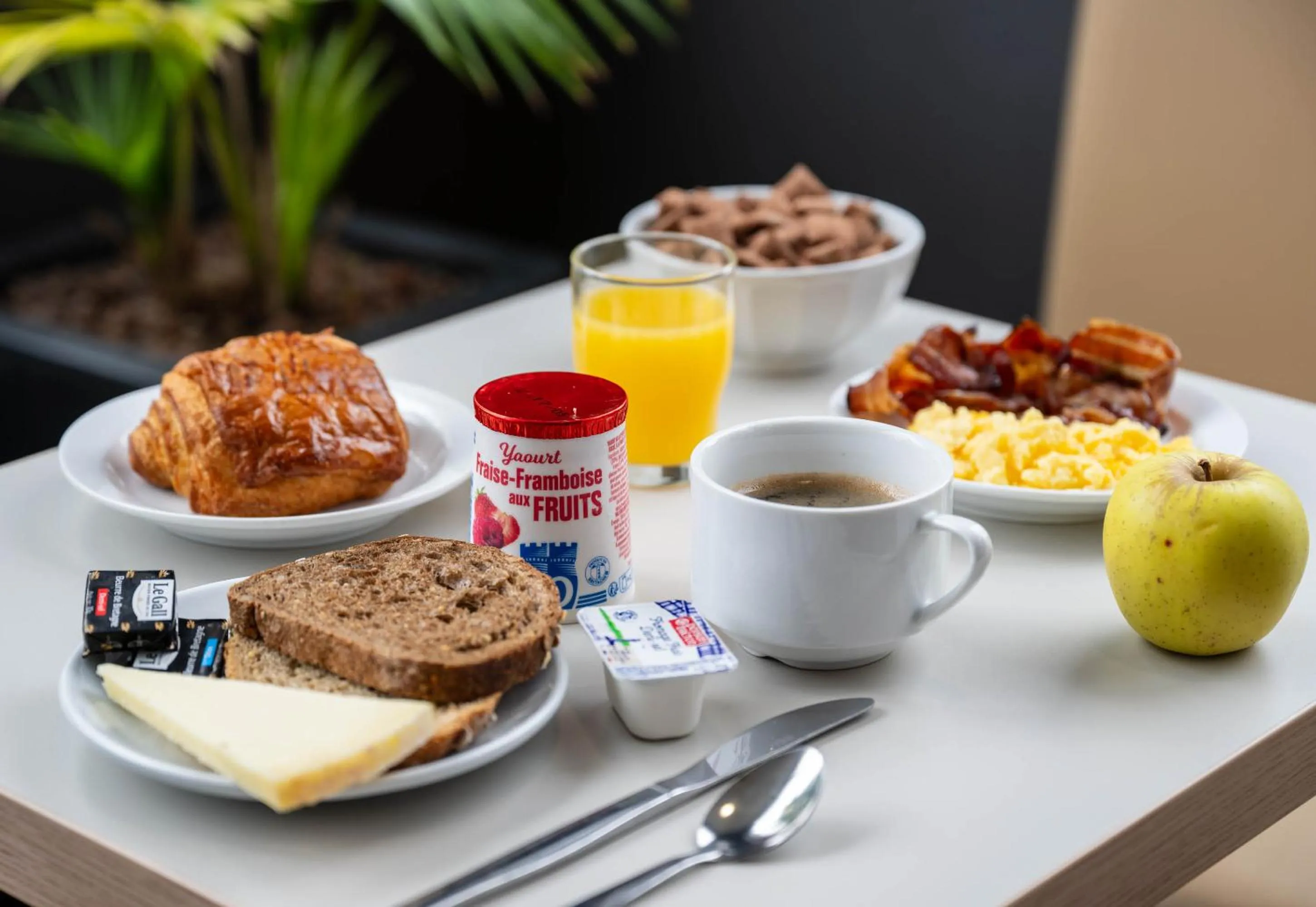 Breakfast in B&B HOTEL Lille Roubaix Campus Gare