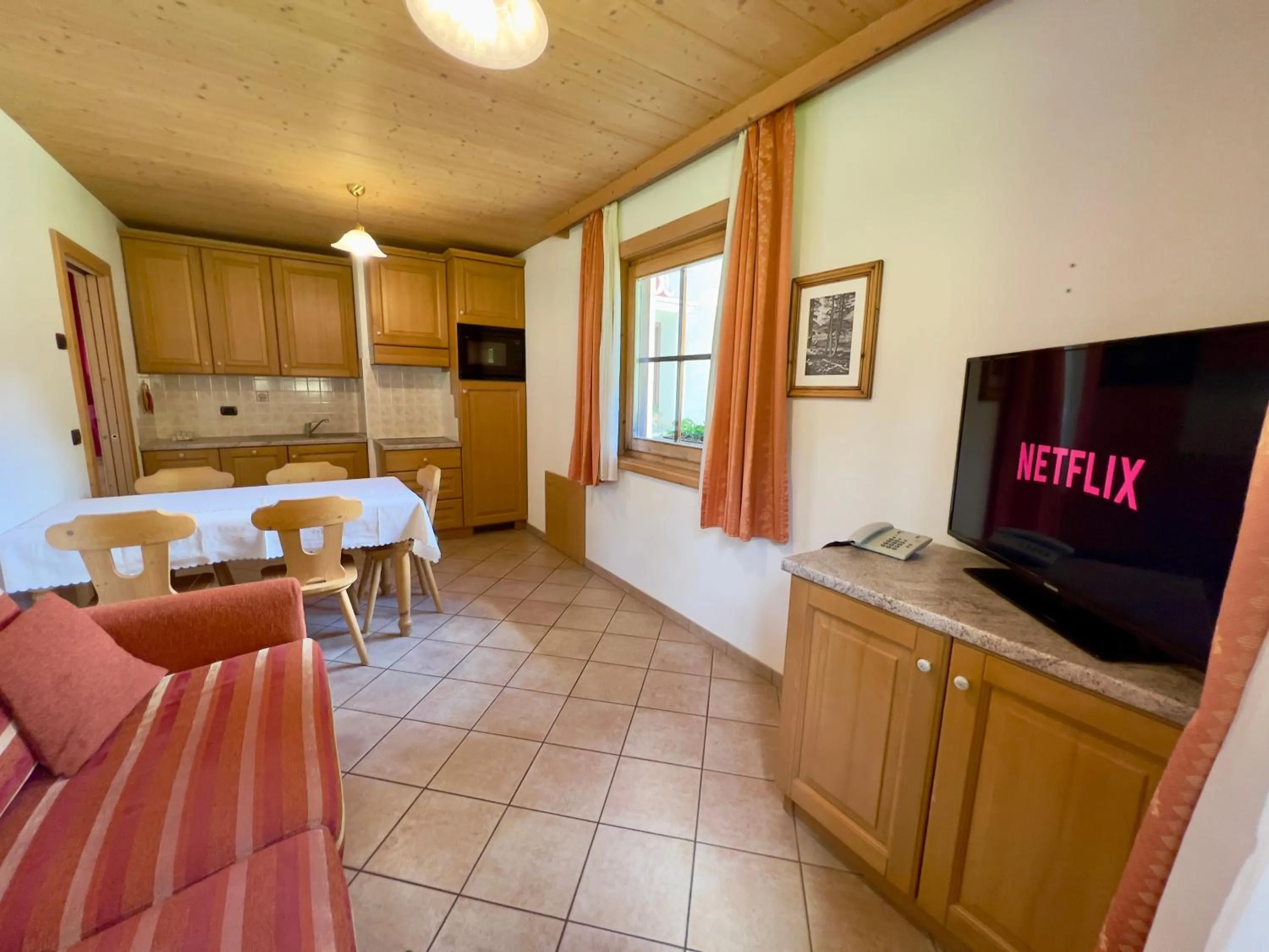 TV and multimedia in Bait Ables