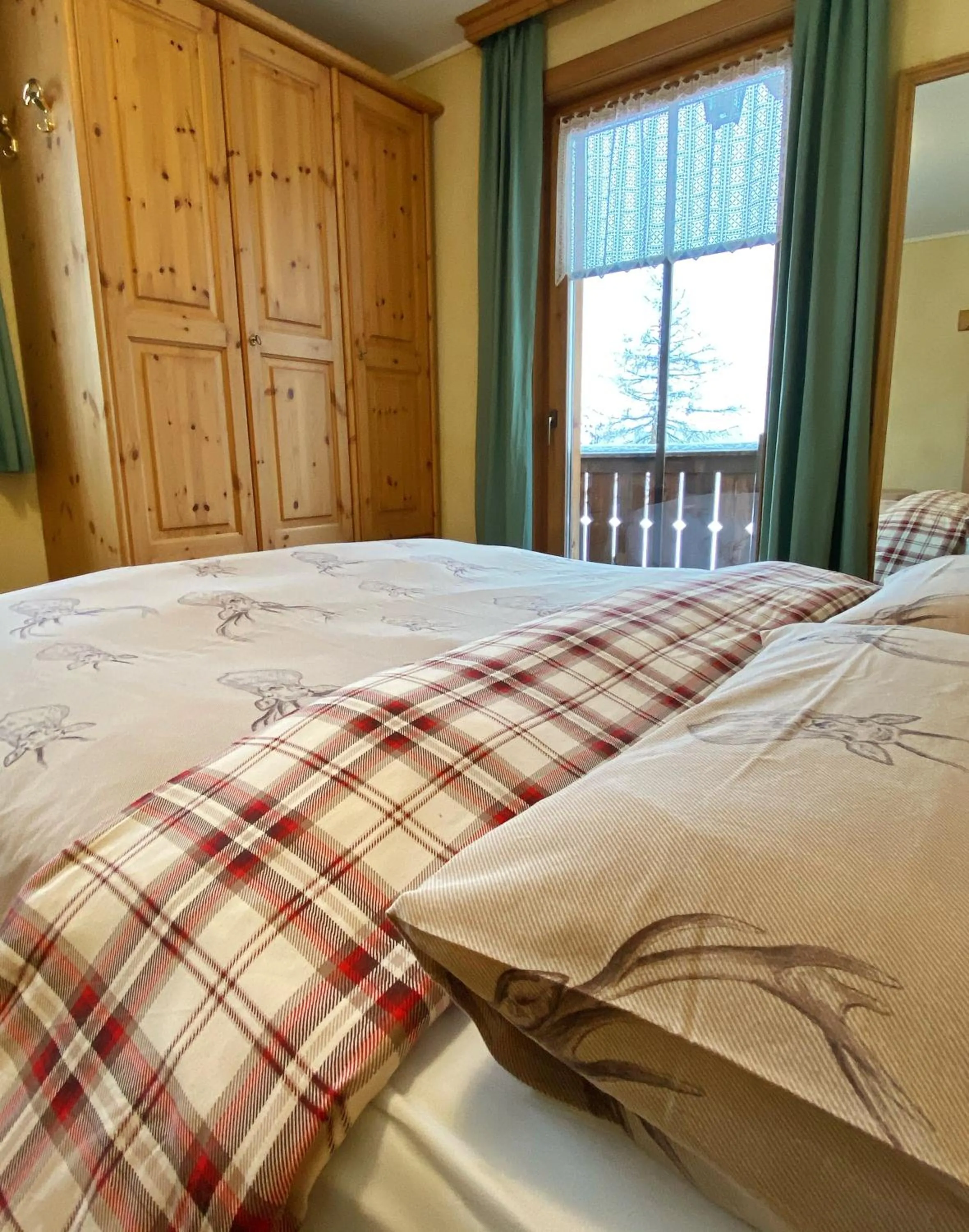 Bedroom, Bed in Bait Ables