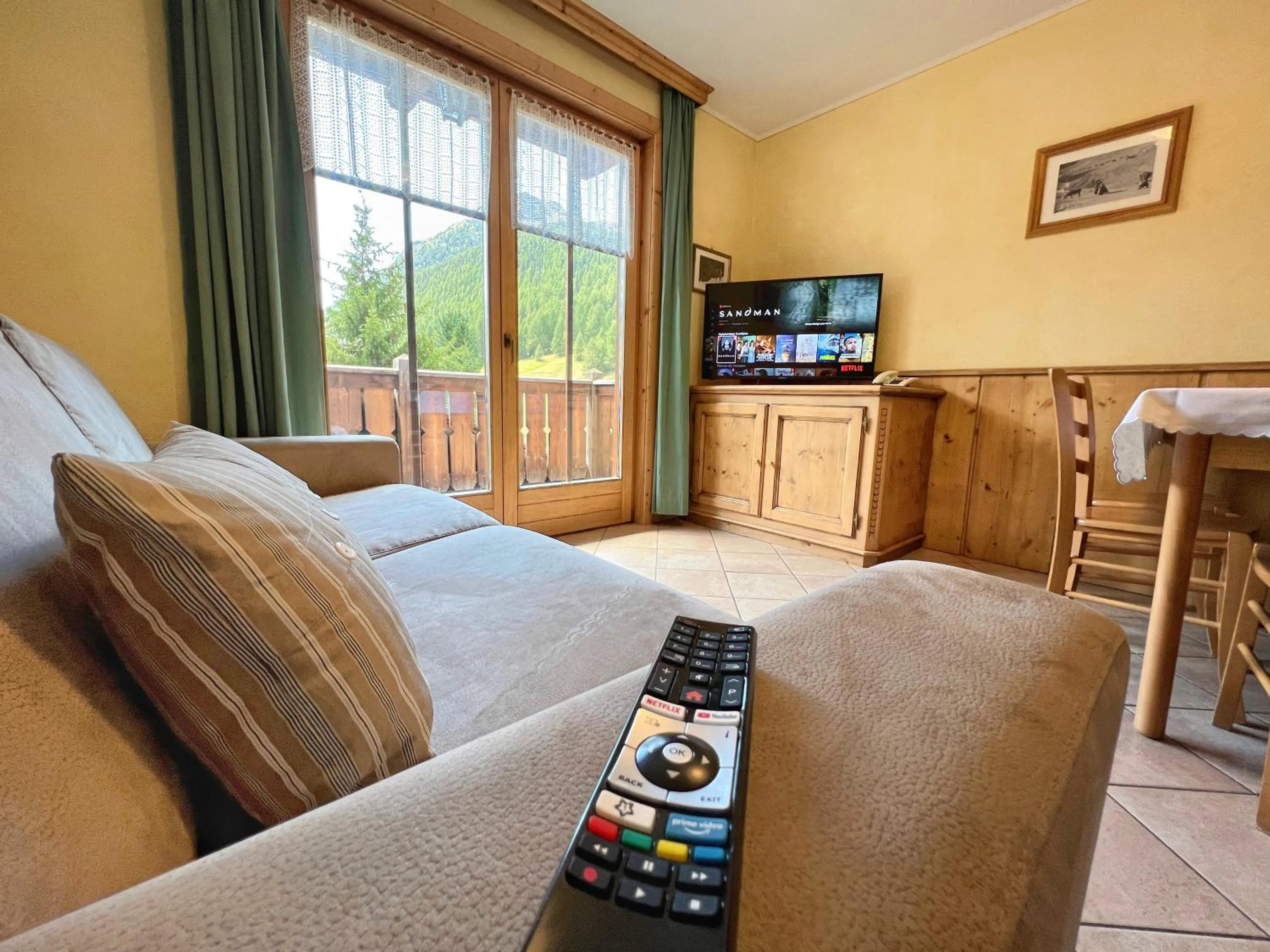 TV and multimedia in Bait Ables