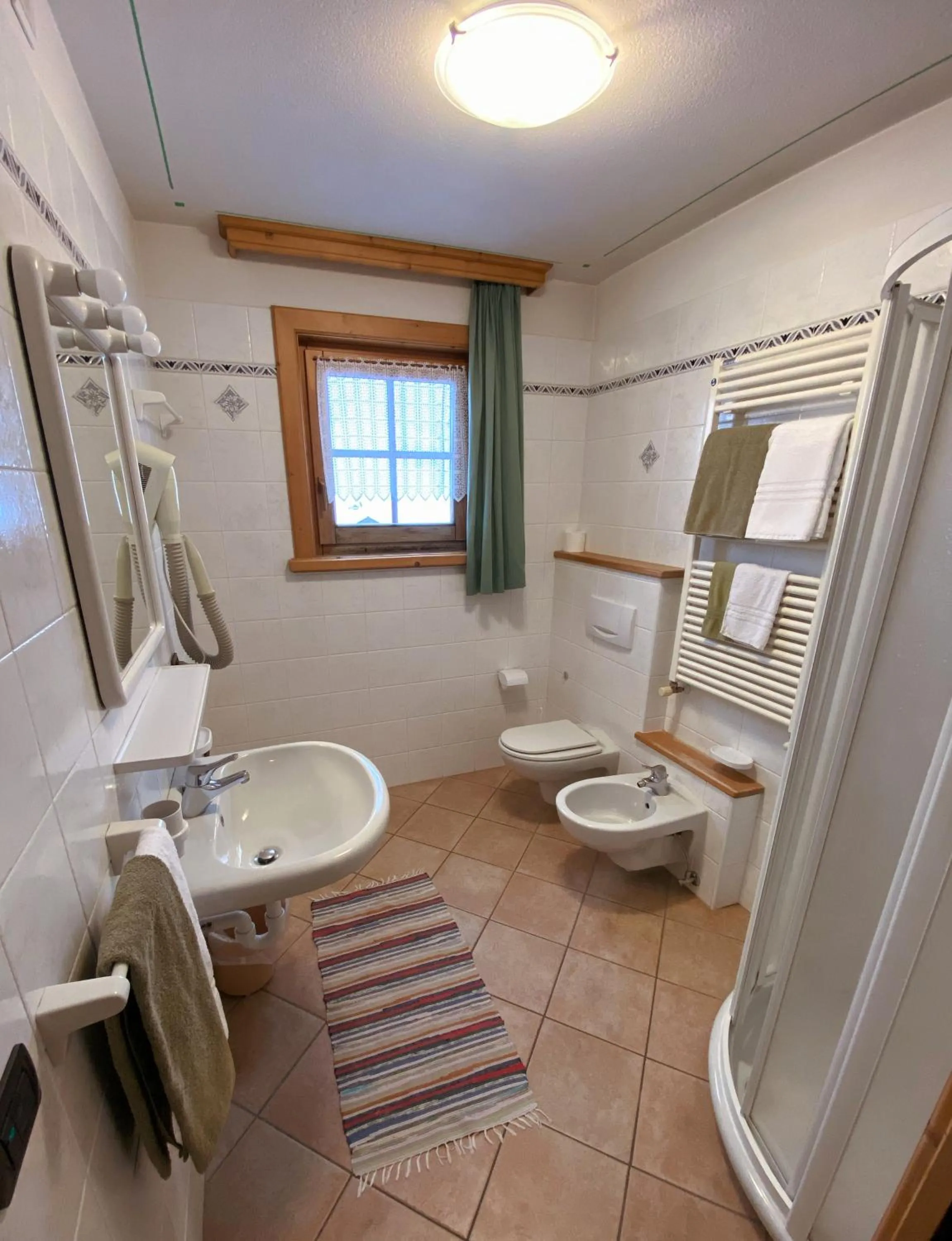 Shower in Bait Ables